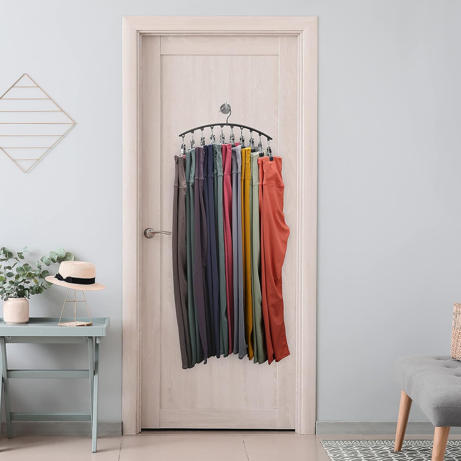 Volnamal Organizador de leggings para armario, perchas de metal para pantalones de yoga, 1 paquete con 10 clips con capacidad para 10 leggings,