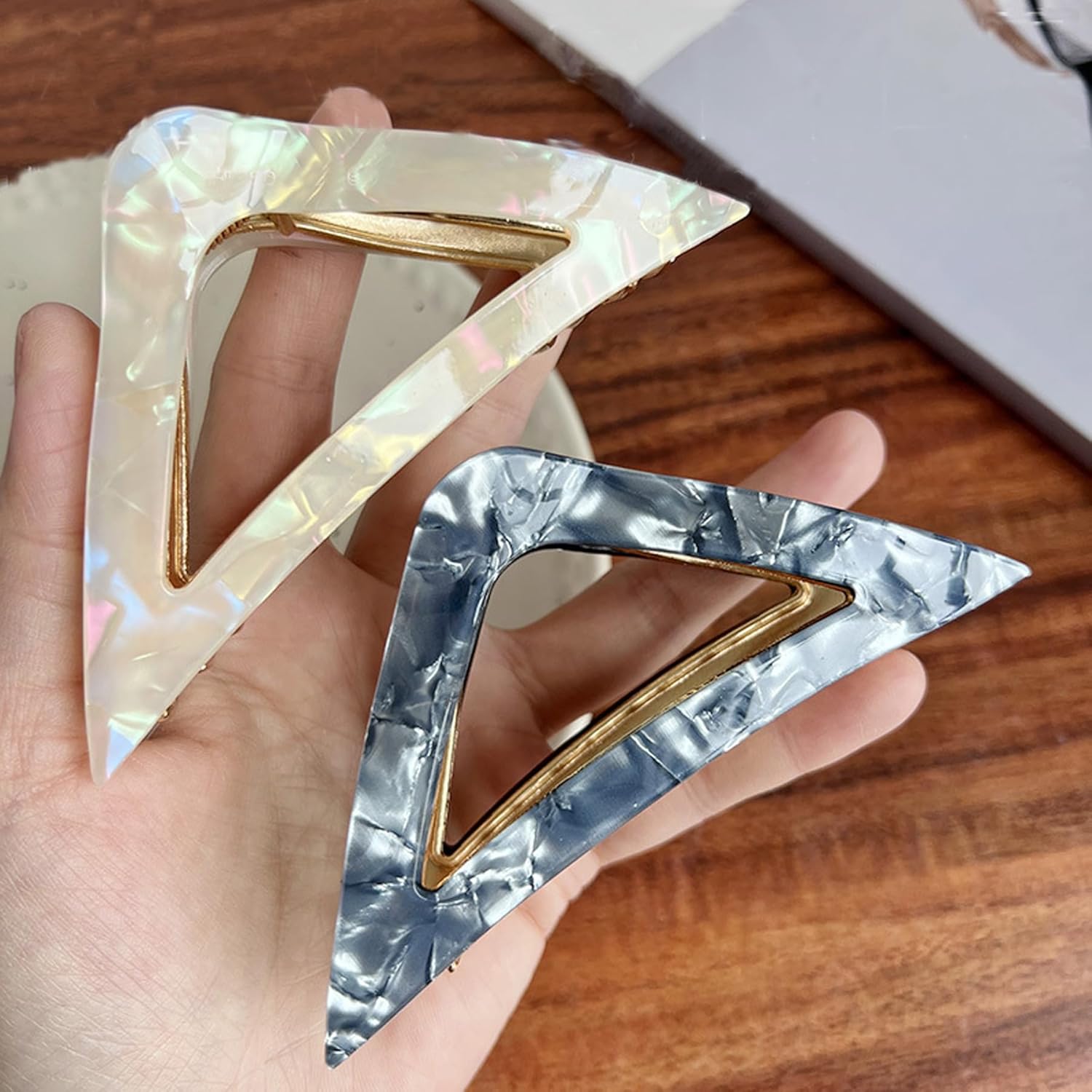 Agirlvct Paquete de 2 pinzas de metal para el cabello, pinzas triángulos huecas, pinzas de agarre fuertes de tamaño mediano, pinzas de agarre