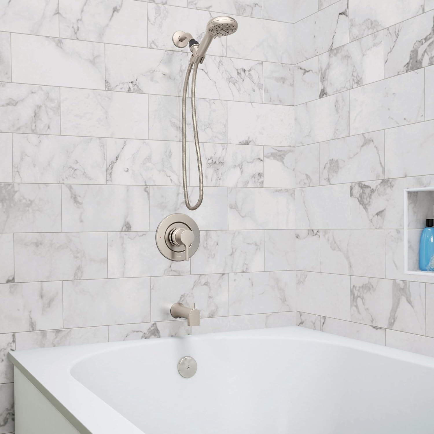 Moen Beric 82775SRN – Grifo moderno para bañera y ducha con ducha de mano, válvula incluida, níquel