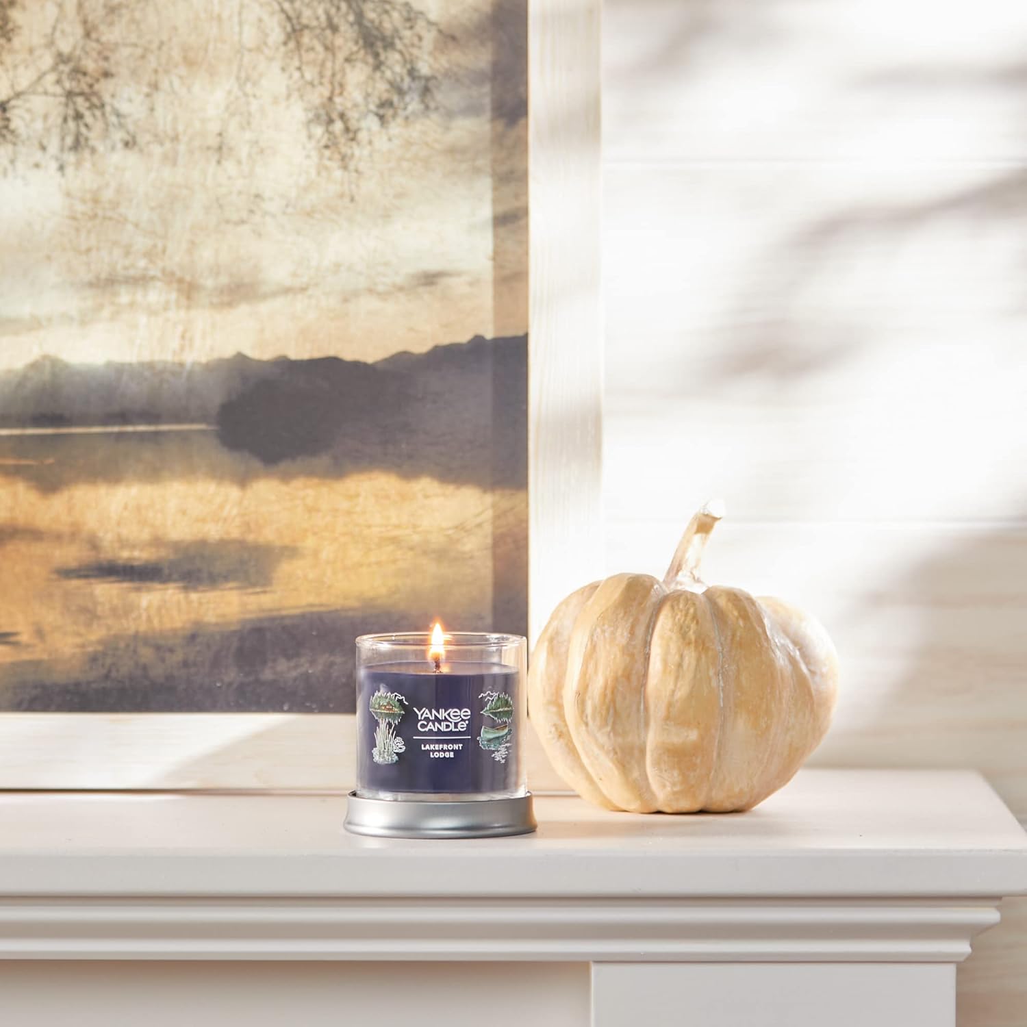 Yankee Candle – Vela en vaso pequeño con aroma Cabaña frente al Lago de la colección Signature