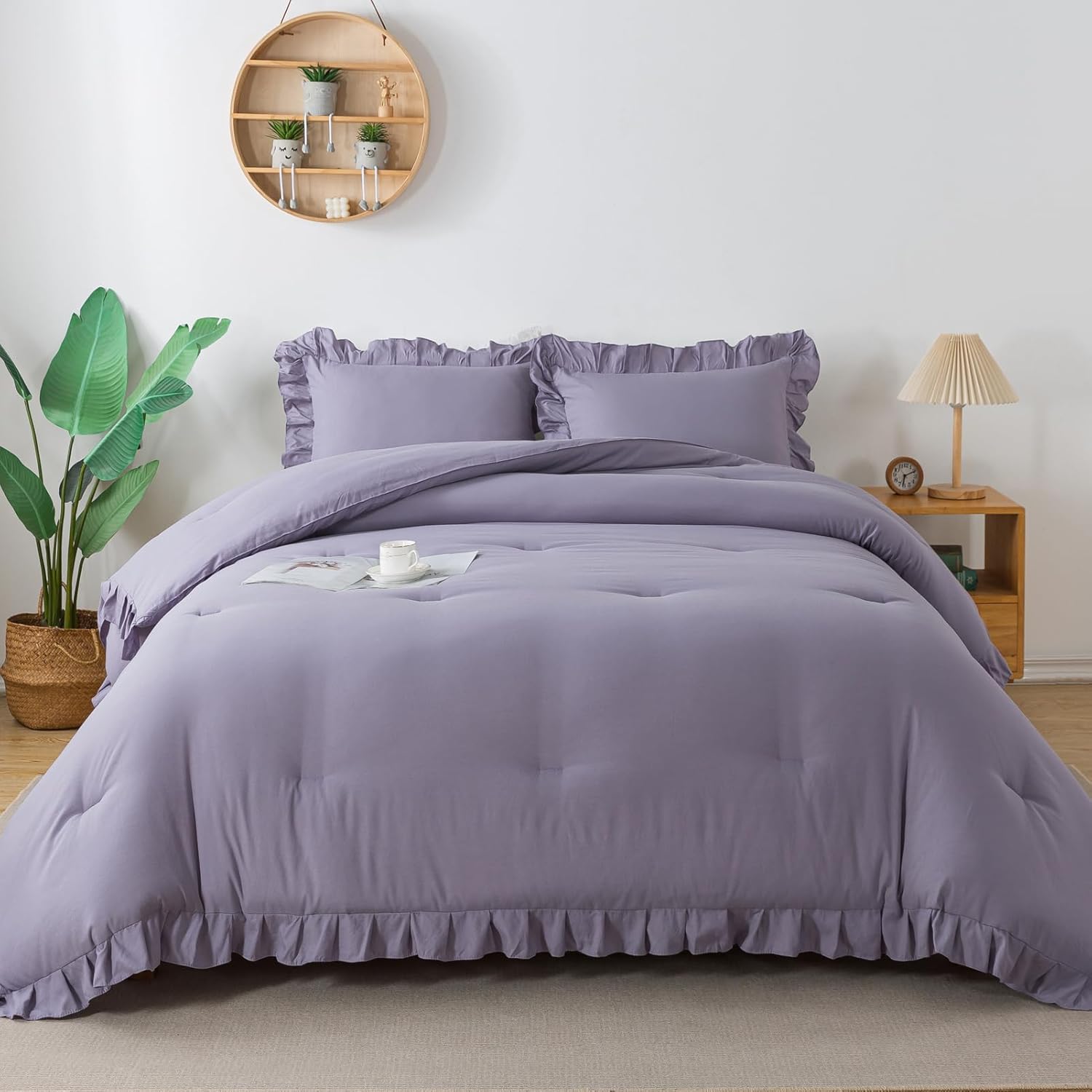 Andency – Juego de edredón morado lavanda grisáceo tamaño King, 3 piezas, ropa de cama de microfibra con volantes, unicolor, ligera, esponjosa y