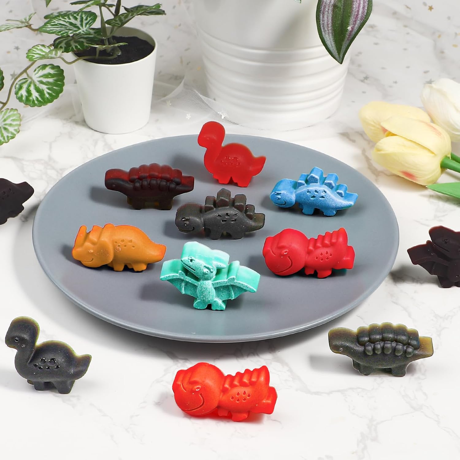 Webake Moldes de silicona para caramelos de dinosaurio de 12 cavidades con forma de T-rex, Stegosaurus, triceratops, ideal para dulces, chocolate,