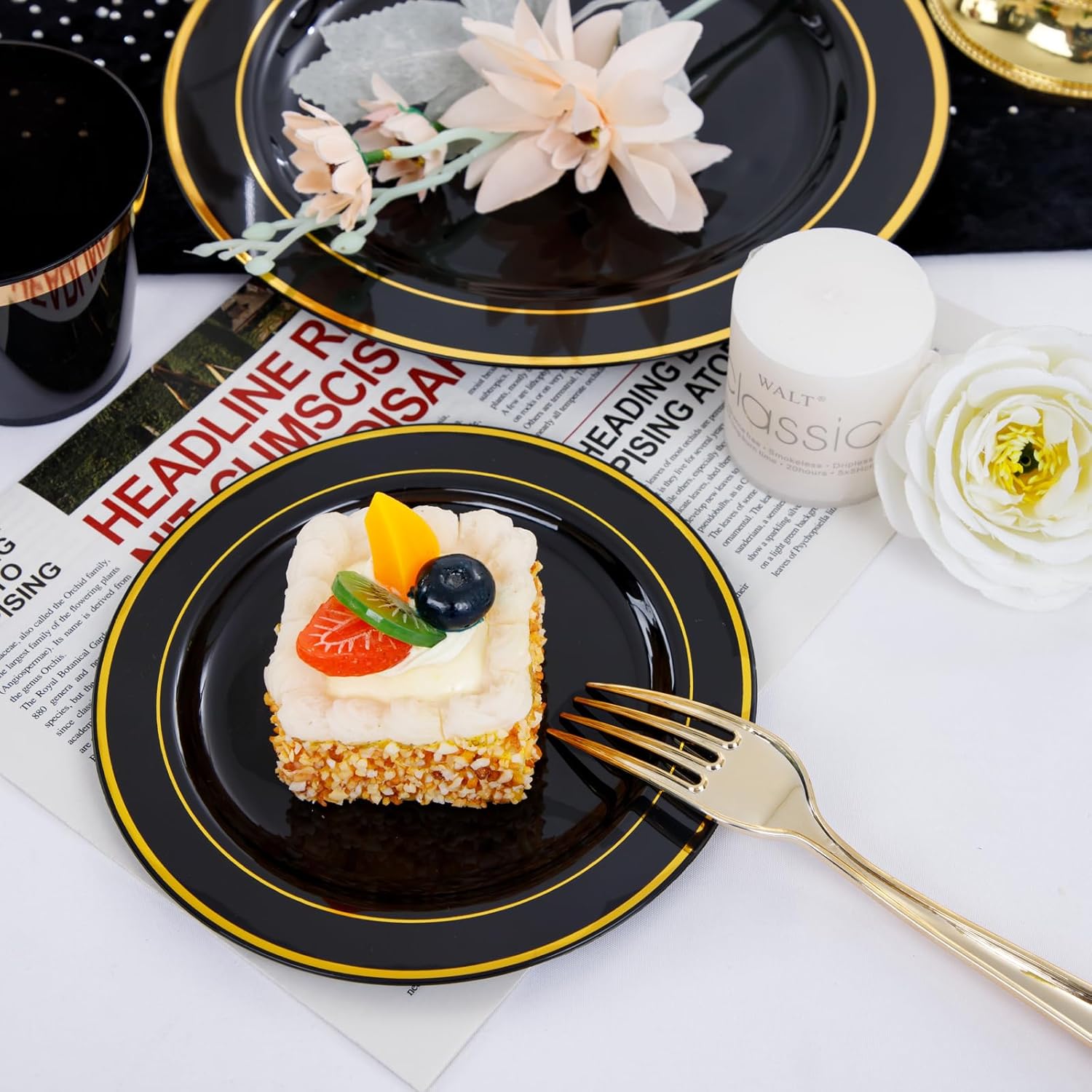 350 platos de plástico negro y dorado con cubiertos desechables, incluye 50 platos llanos de 9 pulgadas, 50 platos de postre de 6.3 pulgadas, 50