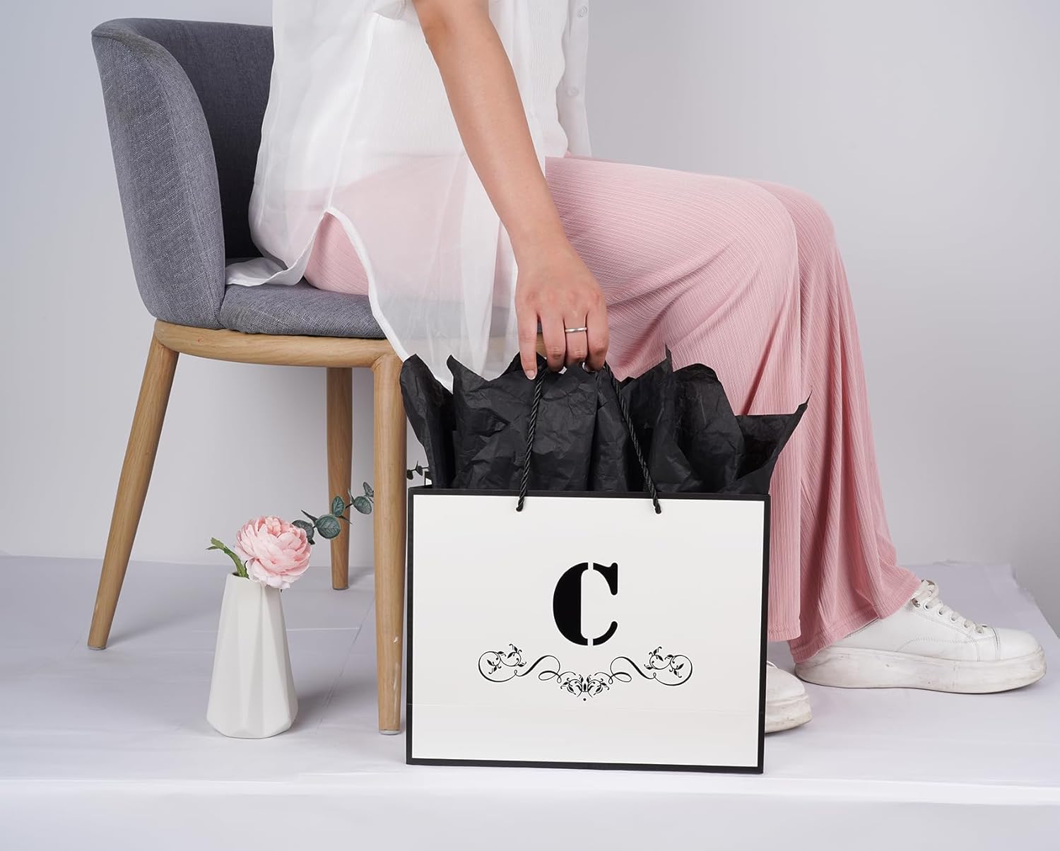 ysmile Bolsa de regalo de letras con papel de envoltura para hombres, mujeres, niños y niñas, bolsa de papel grande de 12 pulgadas para cumpleaños,