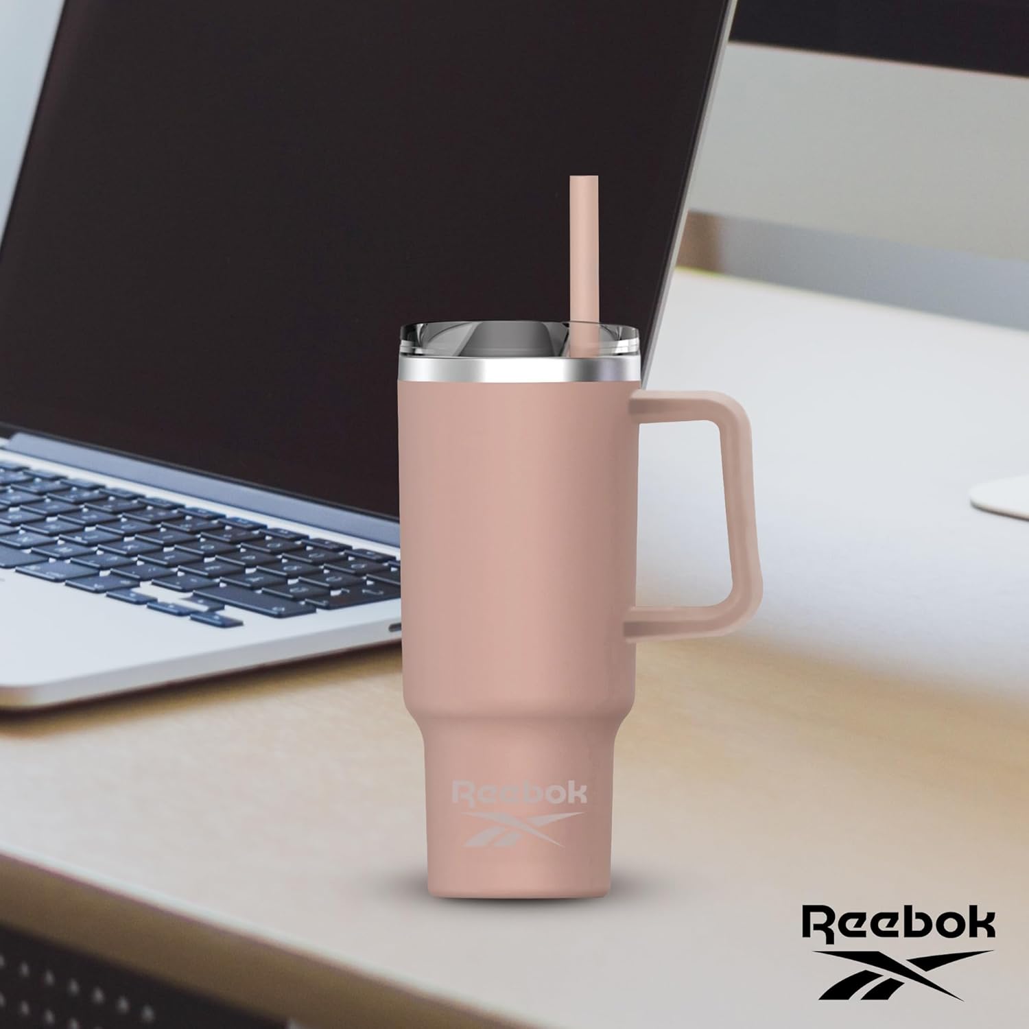 Reebok Vaso de acero inoxidable con diseño de estilo de vida, vaso de 40 onzas con asa, vaso de doble pared aislado al vacío, vaso a prueba de fugas