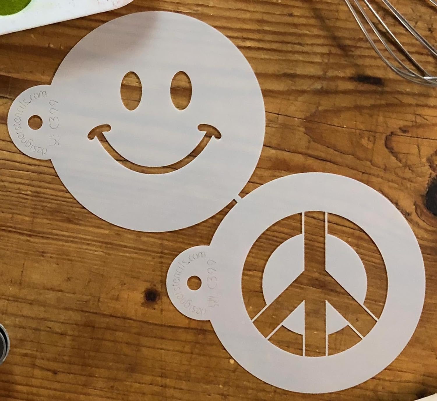 Designer Stencils Juego de plantillas de galletas de paz y felicidad, beigesemitransparente