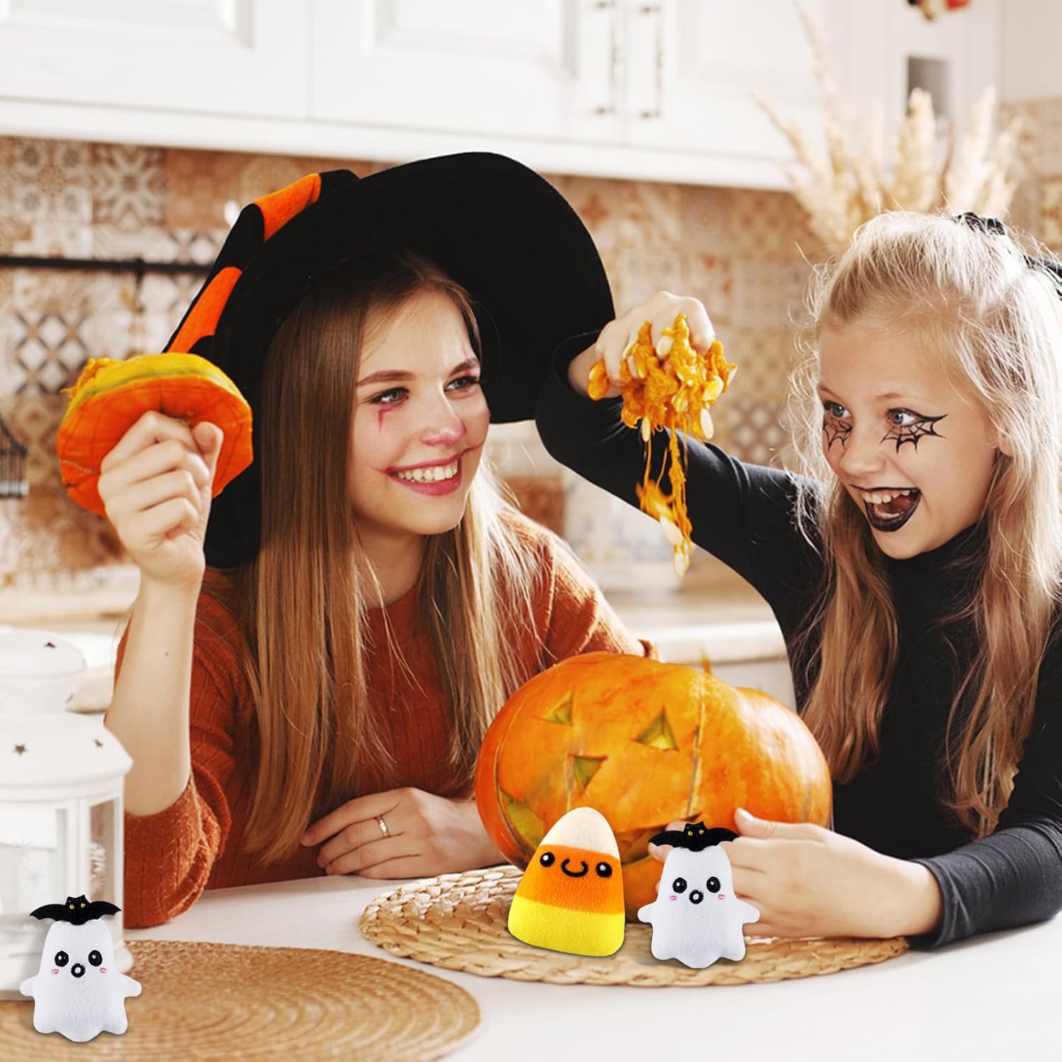 Liliful 12 juguetes de peluche de Halloween suaves animales de peluche Boo Ghost Corn Candy Set Halloween fiesta cumpleaños regalos para decoración