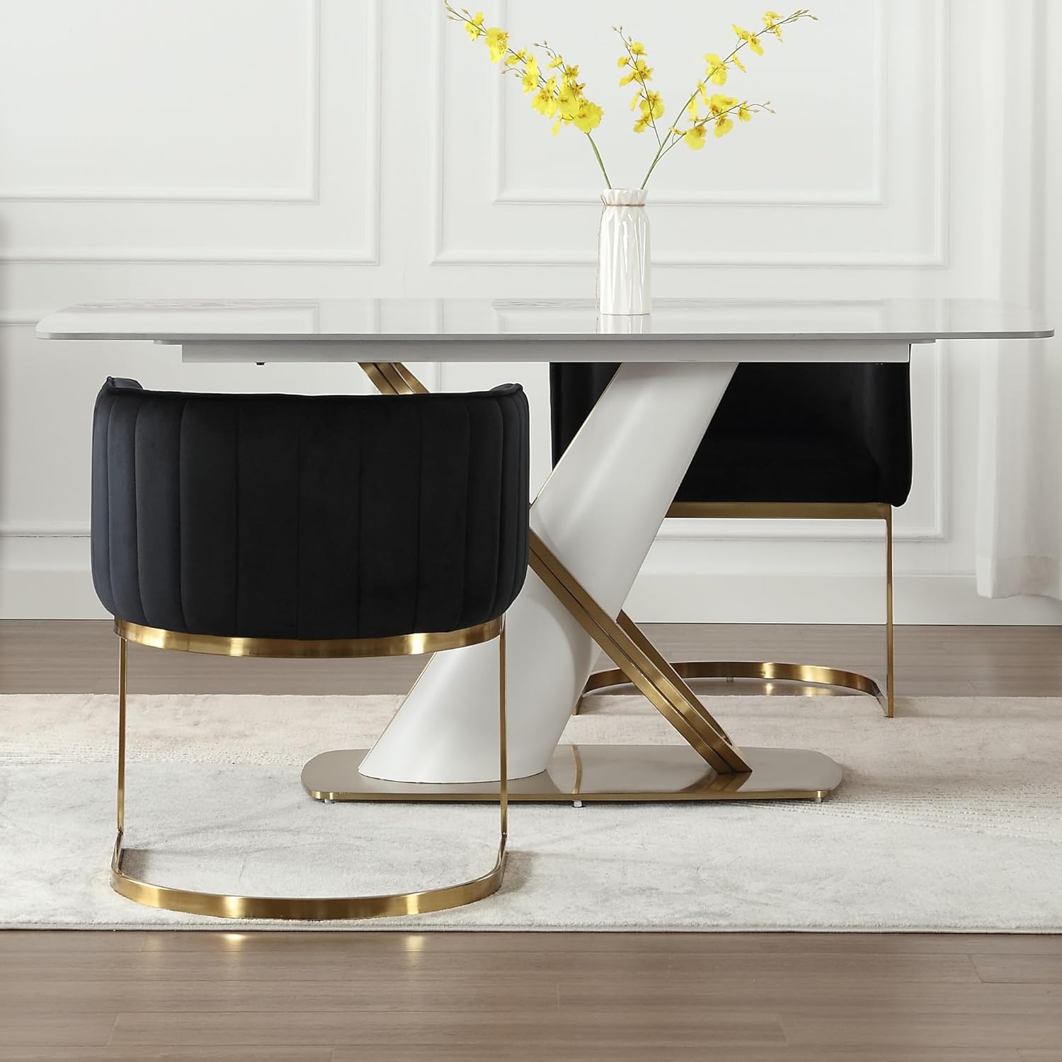 LZAREAL Juego de 2 sillas de comedor tapizadas cómodas con brazos, sillas de comedor modernas de mediados de siglo con patas de metal dorado para