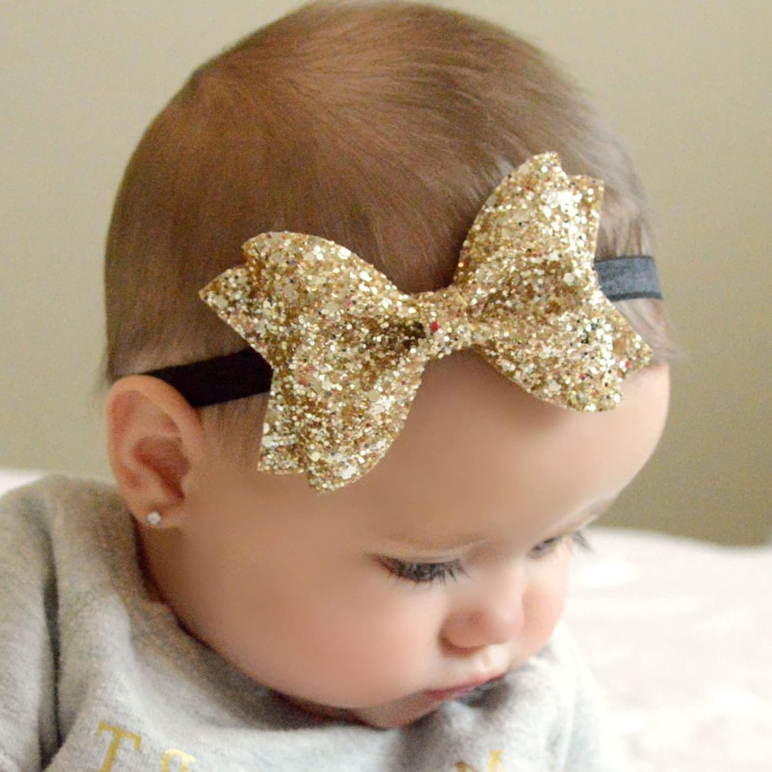 Juego de 4 diademas elásticas para el cabello para niñas y niñas, con lazo de lentejuelas negras y doradas, elásticas, color dorado y plateado