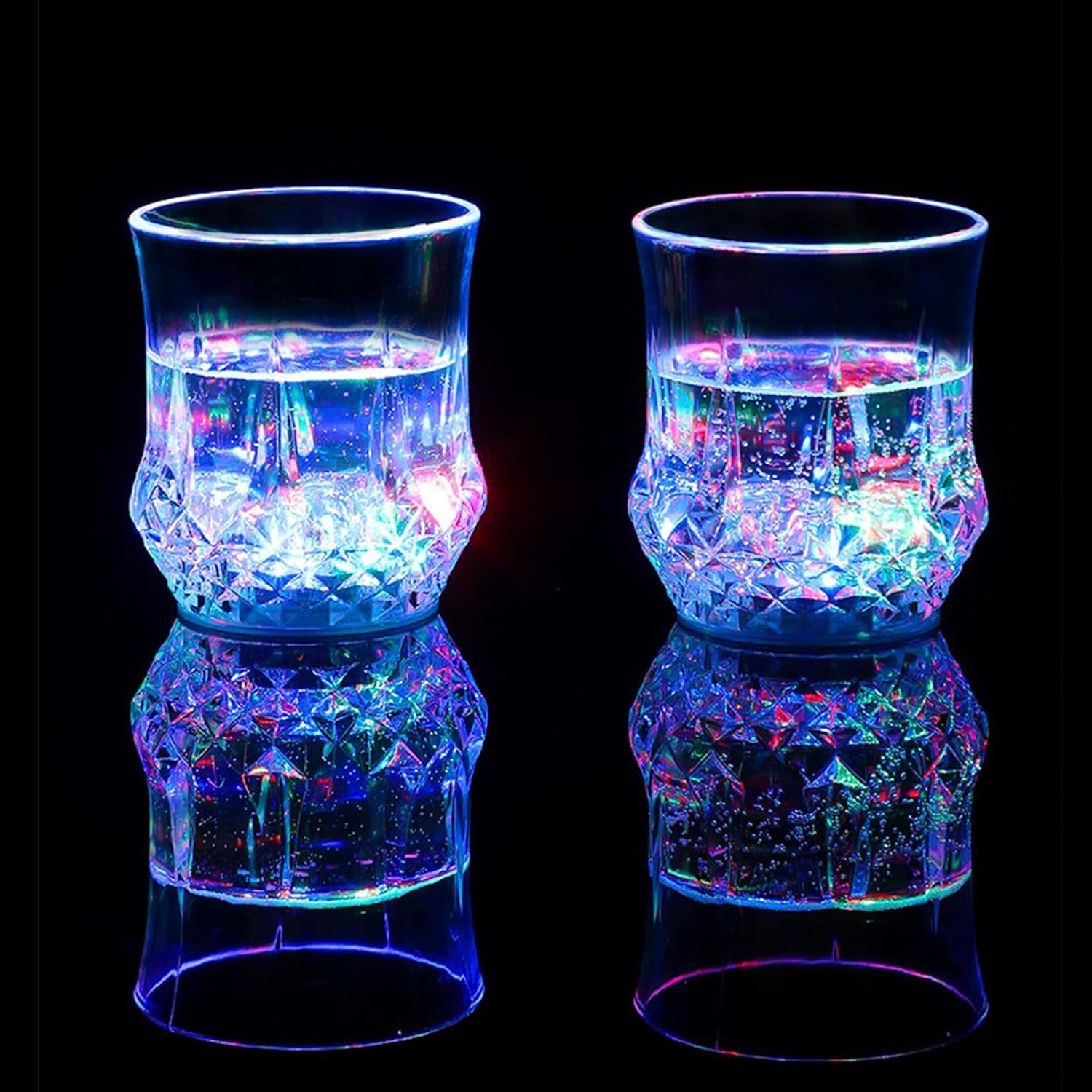 Paquete de 2 vasos de luz intermitente activados por líquido, gafas LED multicolor divertidas con luz para beber, copas de vino brillantes con luces