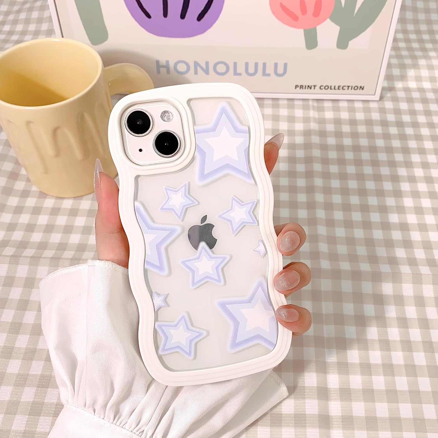 NITITOP Funda compatible con iPhone 13iPhone 14, marco ondulado con ondas de estrella, para mujeres y niñas, forma rizada, a prueba de golpes, TPU