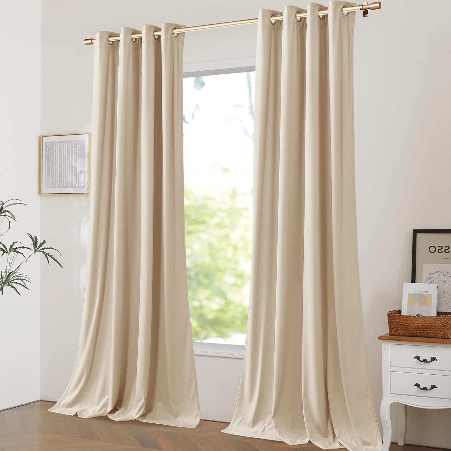 NICETOWN Cortinas de terciopelo beige, cortinas de terciopelo cálido y suave, decoración de sala de cine para sala de estar, cortinas de terciopelo