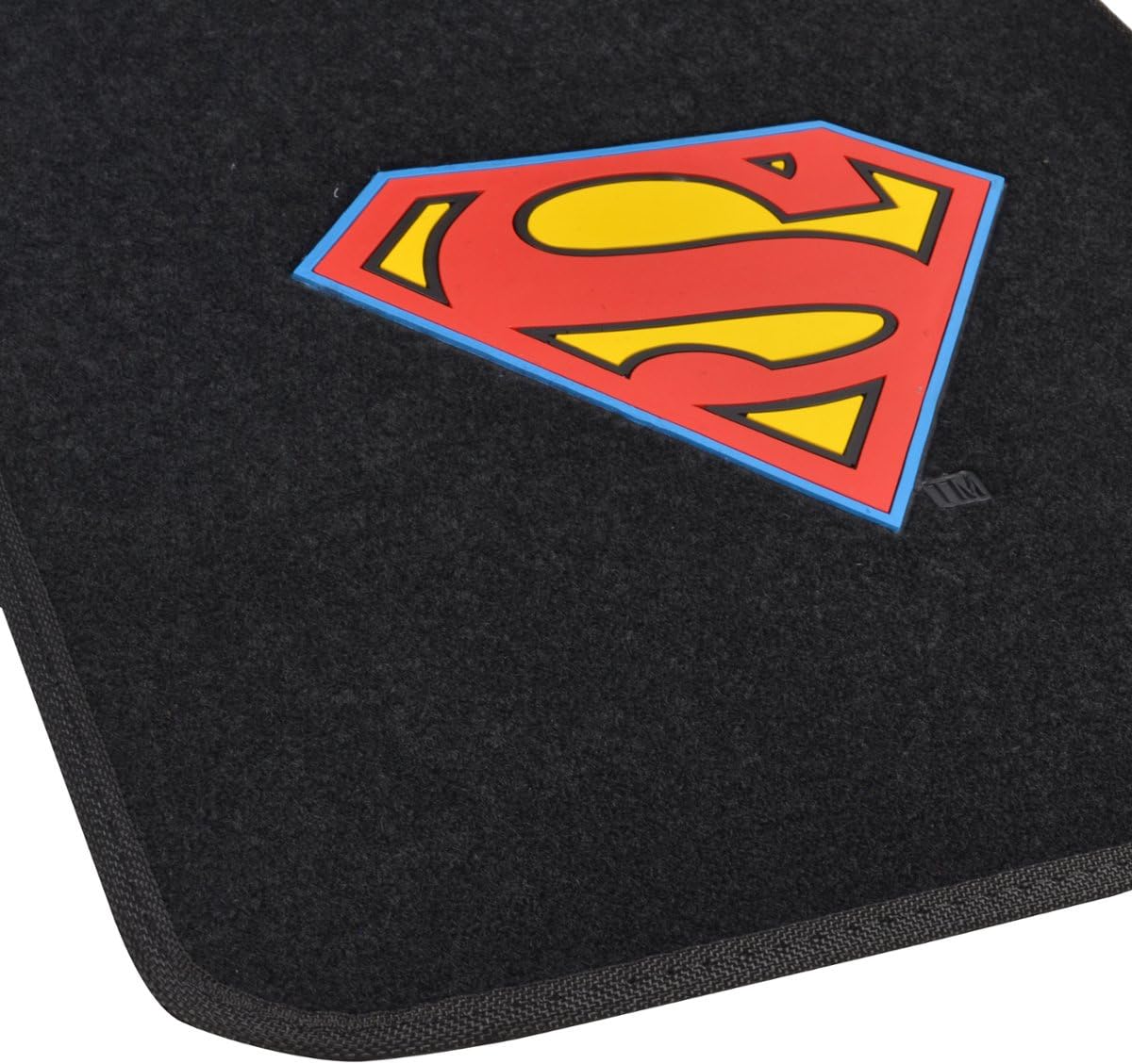 BDK Warner Brothers DC Comics Classic Superman – Tapetes para automóvil, ajuste universal, juego de 4 piezas delanteras y traseras para automóvil,