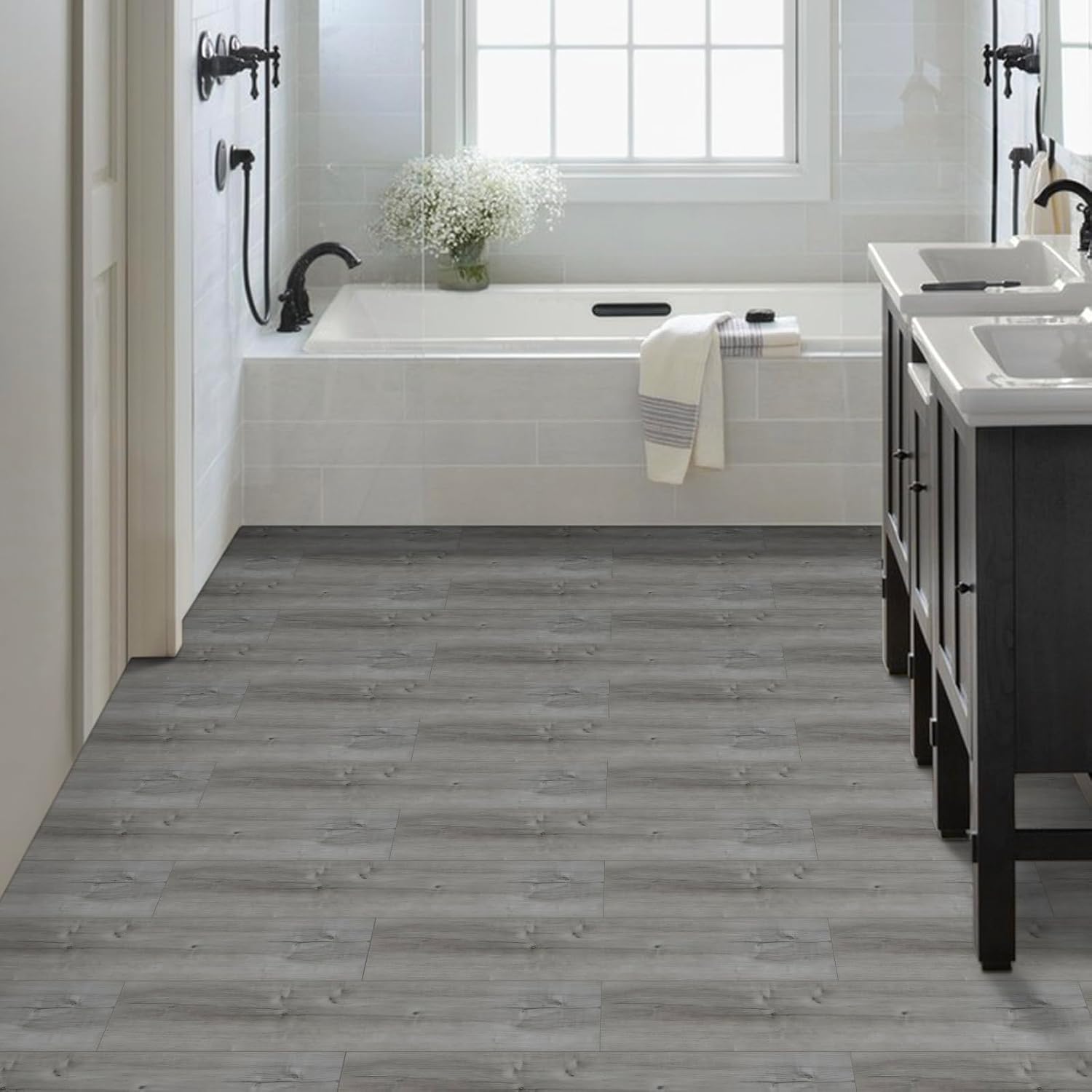 20 baldosas para suelo de despegar y pegar, 36 x 6 pulgadas, aspecto de grano de madera gris natural, autoadhesivas e impermeables para