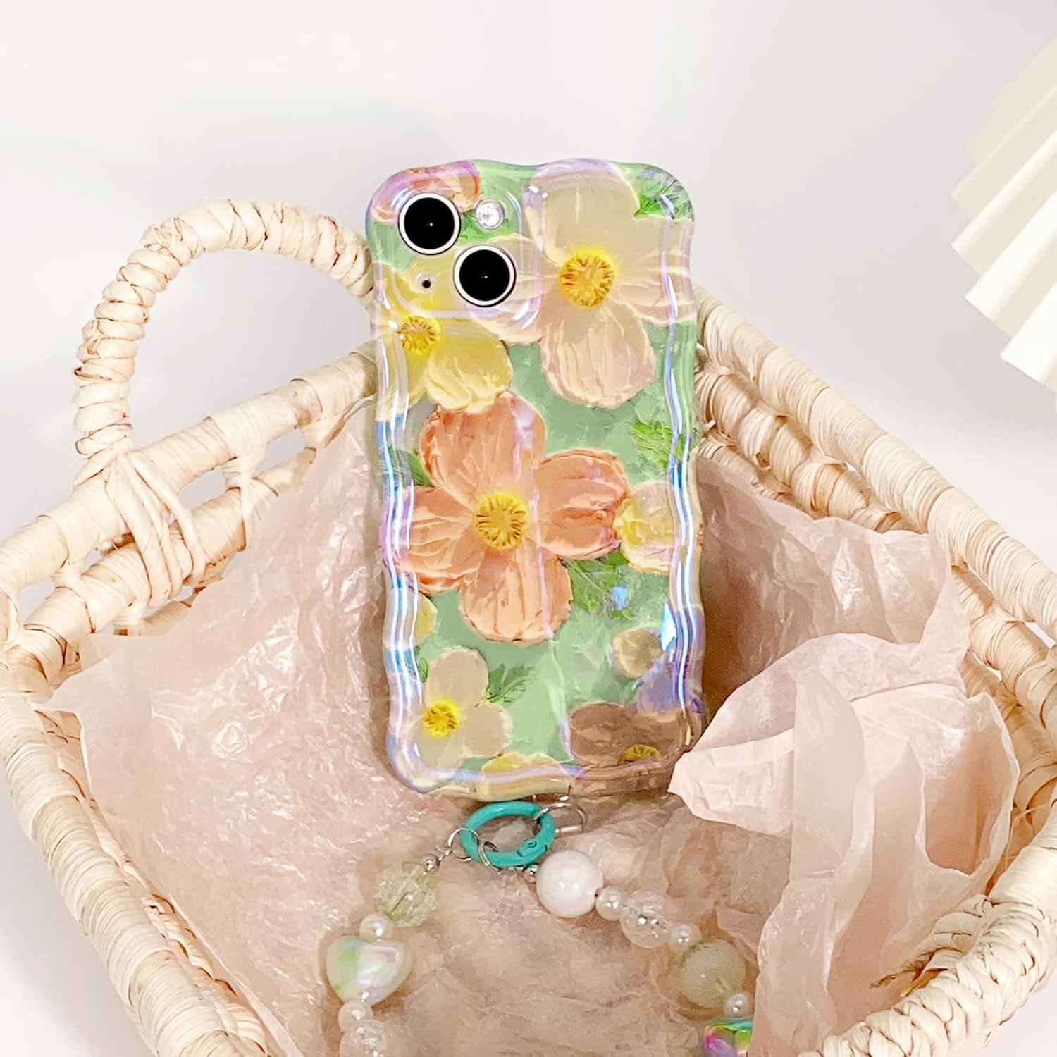 NITITOP Funda compatible con iPhone 13, bonita funda de pulsera floral de flores de aceite con bonita correa de muñeca verde para mujeres y niñas,