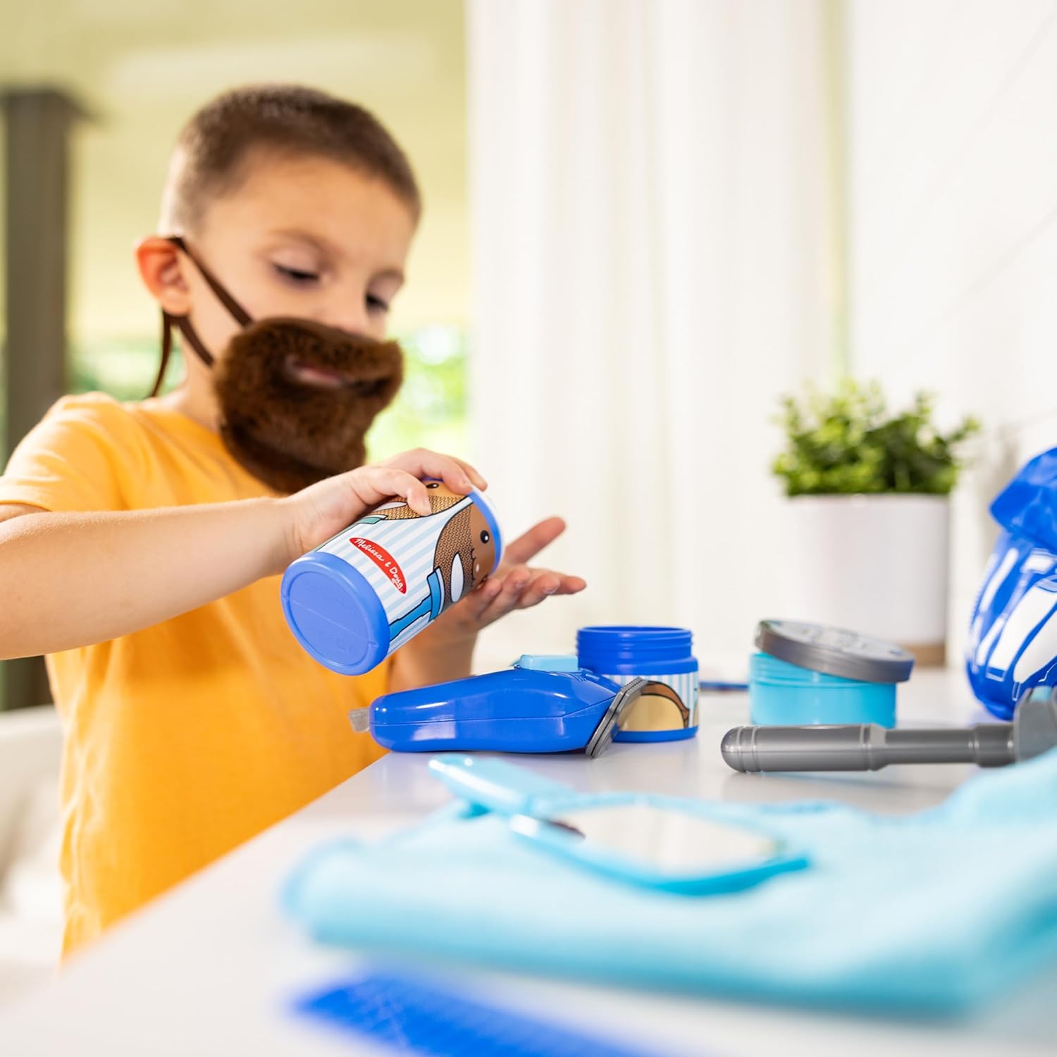 Melissa & Doug Barber Shop – Juego de afeitado para niños y niñas a partir de 3 años, accesorios para barba y afeitado para juegos de rol