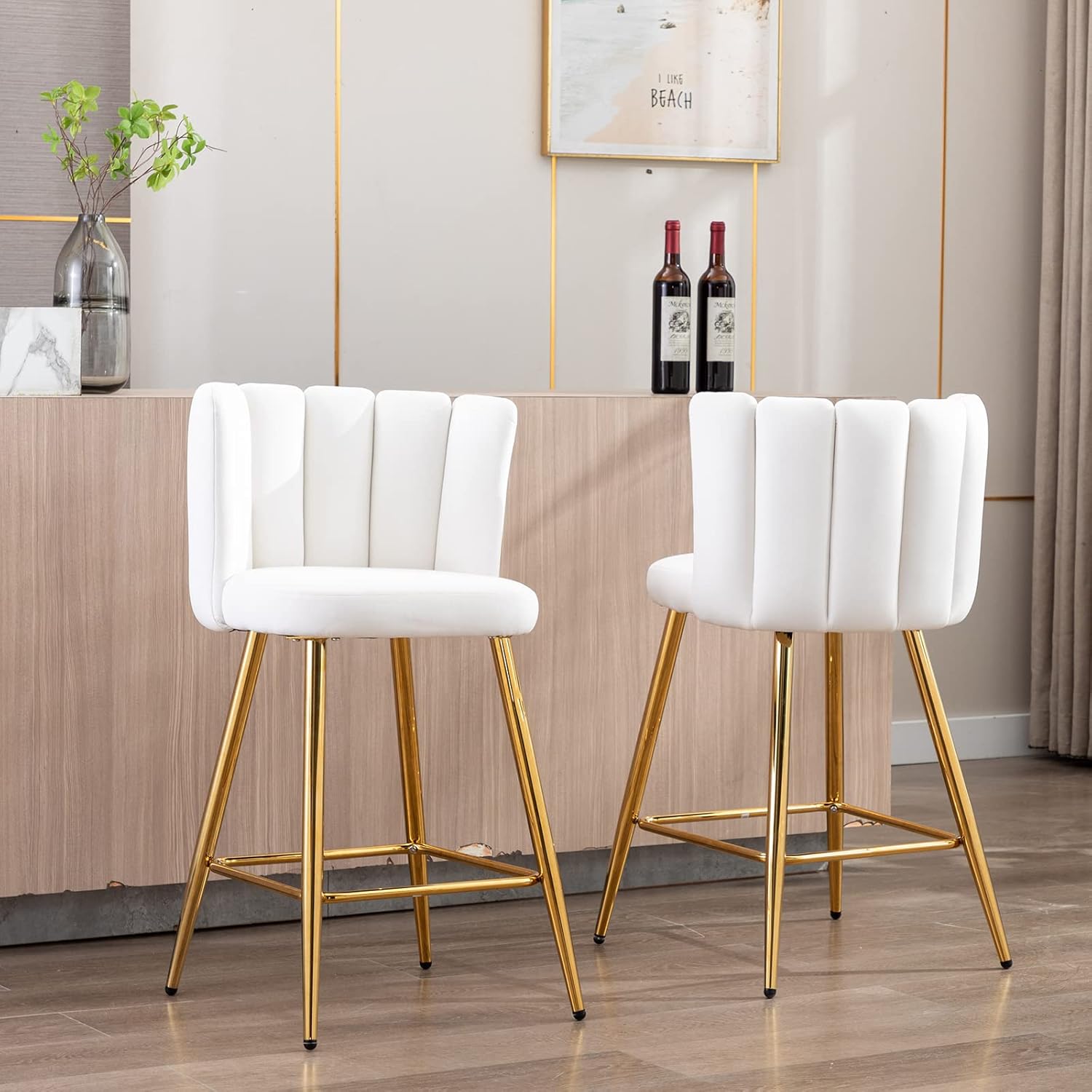 ZSARTS Juego de 2 taburetes de bar de terciopelo crema, de 26 pulgadas, modernos taburetes de bar dorados con respaldo tapizado, sillas de isla de