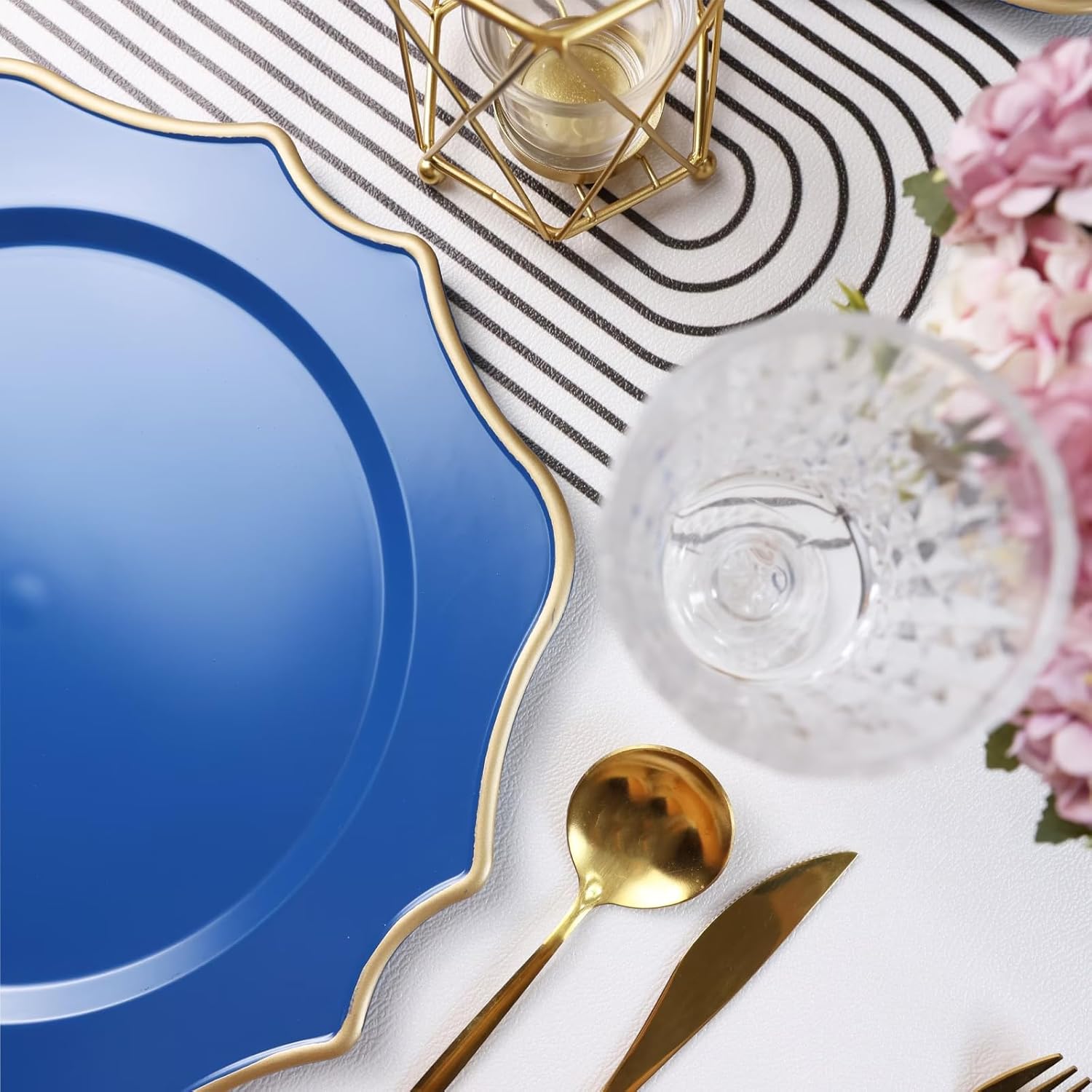 Omuriko Cargadores azules para platos llanos, 13 pulgadas de plástico festoneado, juego de 6 platos decorativos para servicio de carga, para bodas,