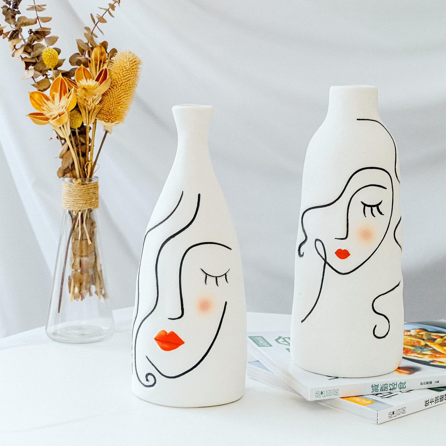 SANFERGE Juego de 2 jarrones de cerámica, color blanco mate con forma femenina con grabado de línea negra, cabeza de cara con colorete y labios
