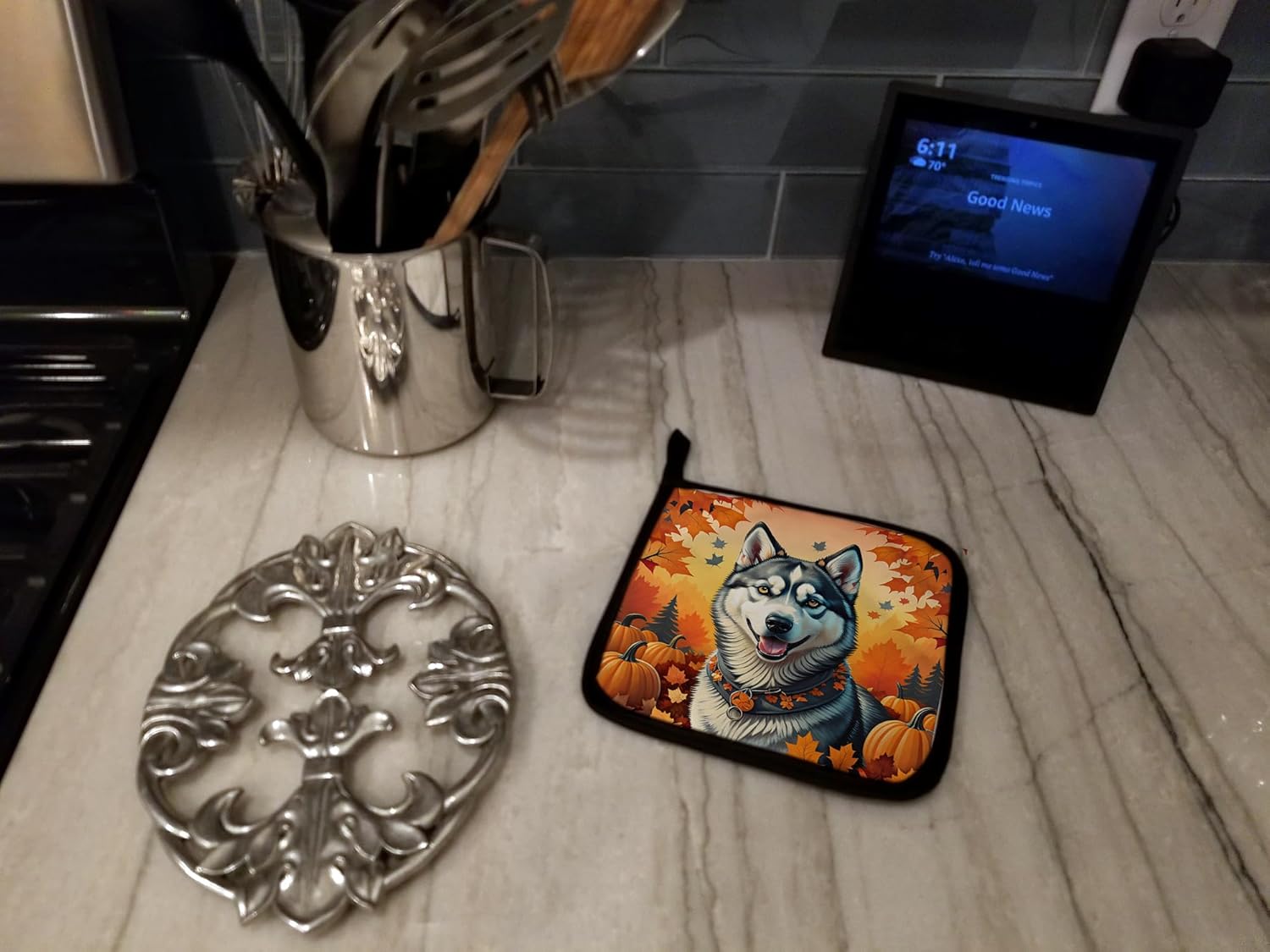Caroline’s Treasures DAC1074PTHD Siberian Husky Fall Pair of Pot Holders Kitchen Heat Resistant Pot Holders Sets Oven Hot Pads for Cooking Baking