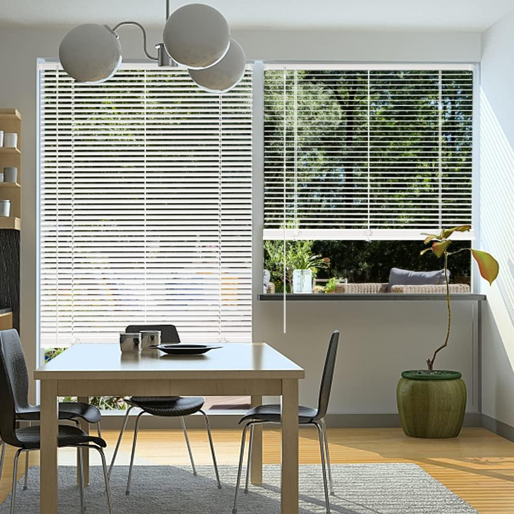 KCO Mini persianas para ventanas, sin cordón, horizontales para ventanas, persianas venecianas de vinilo anti-UV, impermeables, ajuste de luz, mini