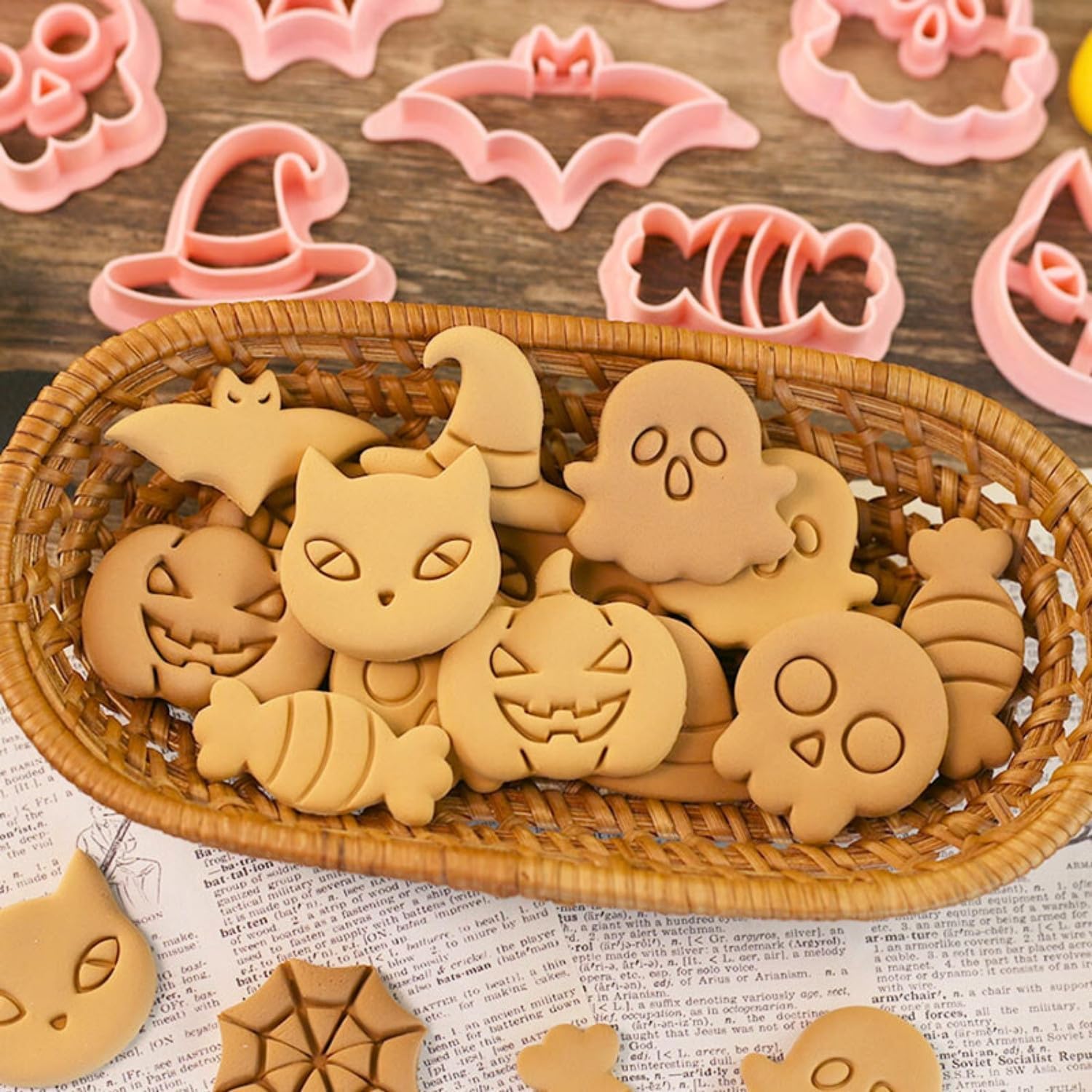 Juego de cortadores de galletas de Halloween  8 piezas de plástico sonriente de calabaza, calavera, sombrero de bruja, caramelo, telaraña,