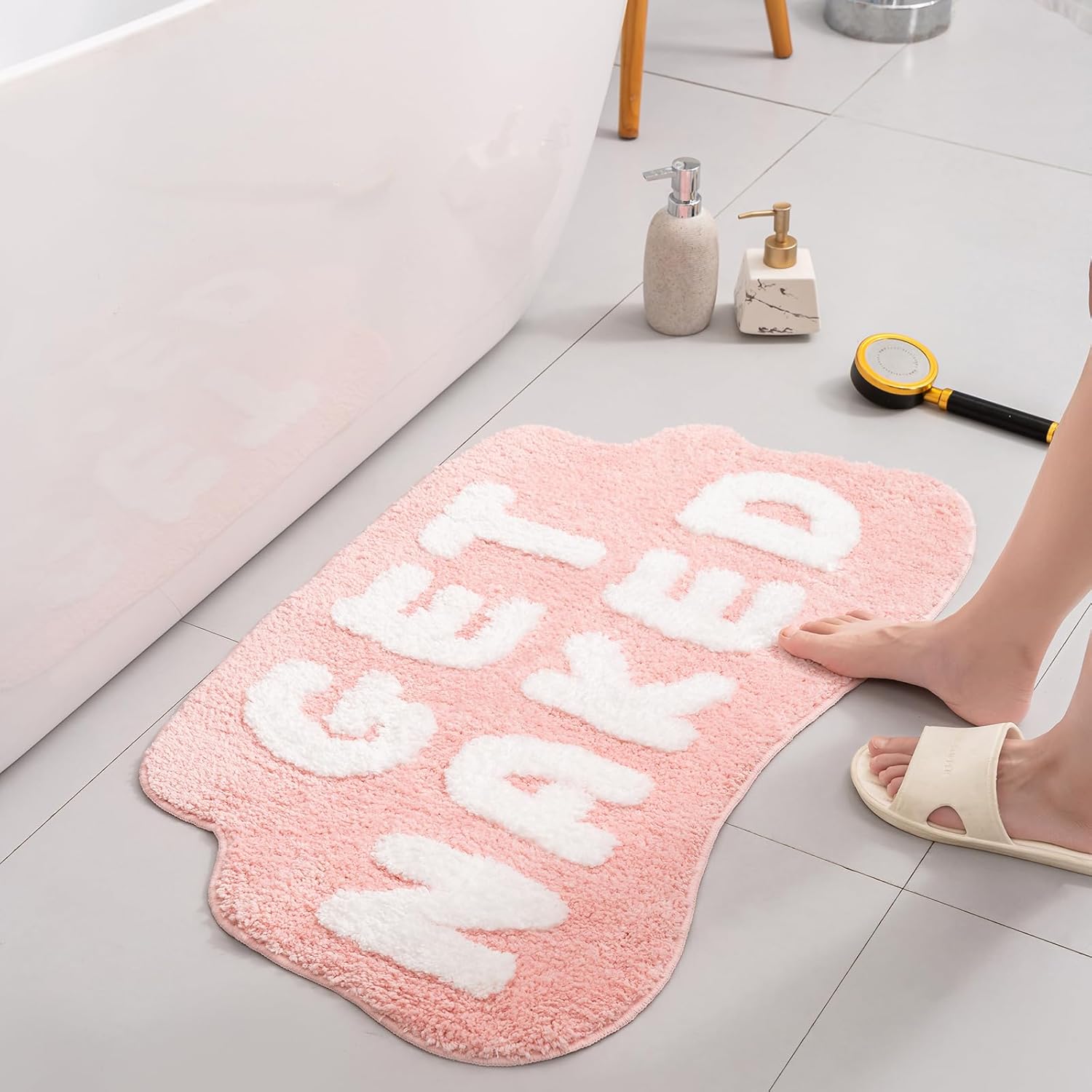 Tapete de baño rosa con texto en inglés Get Naked, tapete de baño suave y antideslizante, divertido tapete para baño, apartamento, decoración