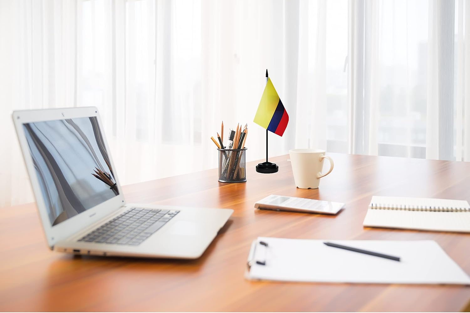 Juego de banderas colombianas de lujo para escritorio de Colombia, pequeñas banderas de escritorio colombianas en miniatura con poste sólido, base