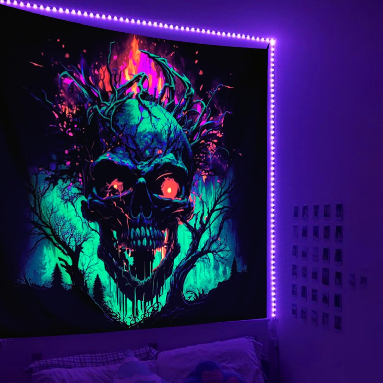 SparkLia Tapiz de calavera de fuego con luz negra, tapiz para colgar en la pared, tapiz de neón de terror oscuro aterrador, bosque de esqueleto
