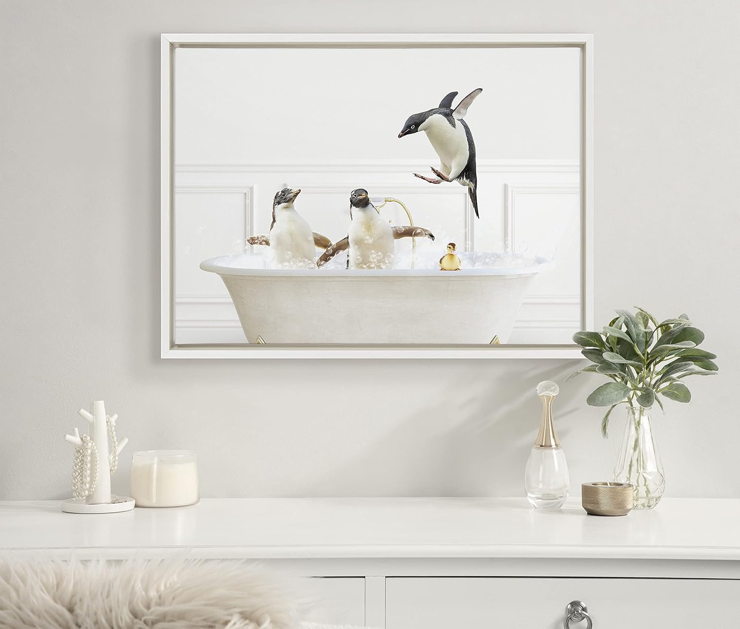 Kate and Laurel Sylvie Penguins In Bubble Bath – Lienzo enmarcado de estilo neutro por Amy Peterson Art Studio, 18 x 24 pulgadas, adorable arte de