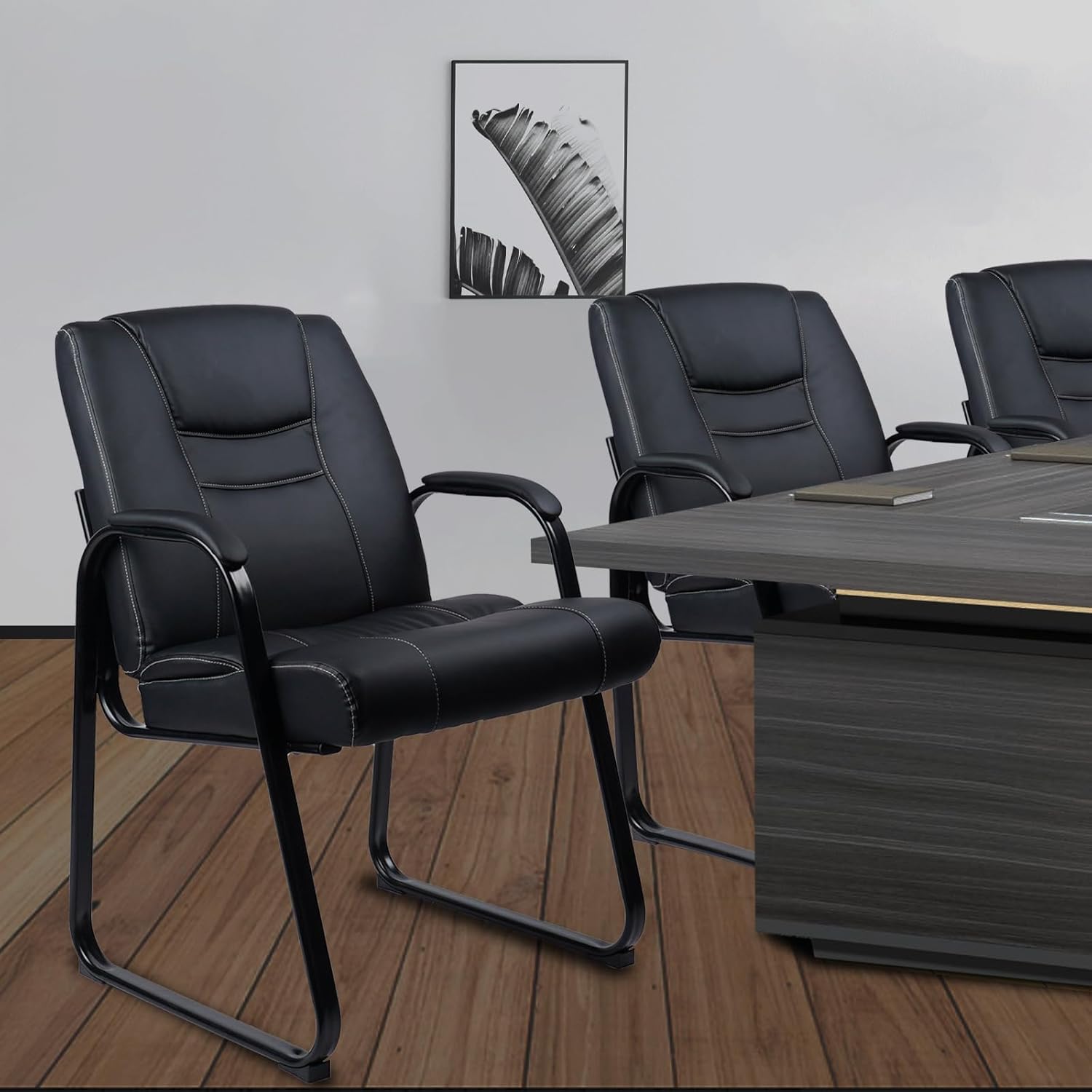 CLATINA Silla de invitados, silla de recepción, silla de escritorio de piel sintética con reposabrazos acolchado para recepción, oficina, sala de
