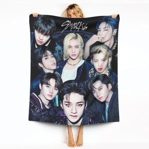 Kpop Stray – Mantas para niños, cómodas y ligeras, mantas cálidas con estampado Kpop para automóvil, hogar, campamento, playa, oficina, 80 x 60 Kpop Stray – Mantas para niños, cómodas y ligeras, mantas cálidas con estampado Kpop para automóvil, hogar, campamento, playa, oficina, 80 x 60