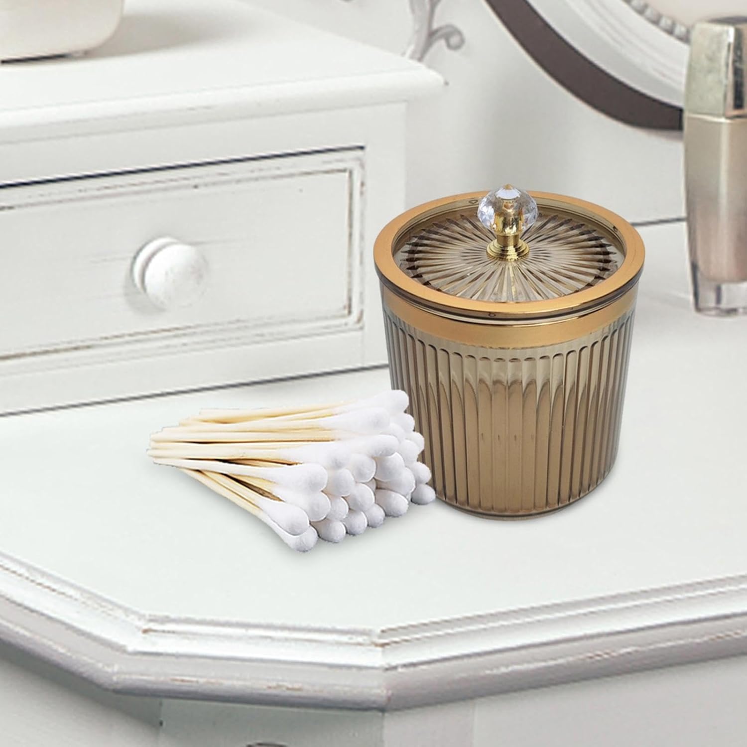 Amagogo Dispensador de hisopos Qtip para baño, recipiente con tapa, a prueba de polvo, almohadillas de maquillaje para encimera, baño, aparador,
