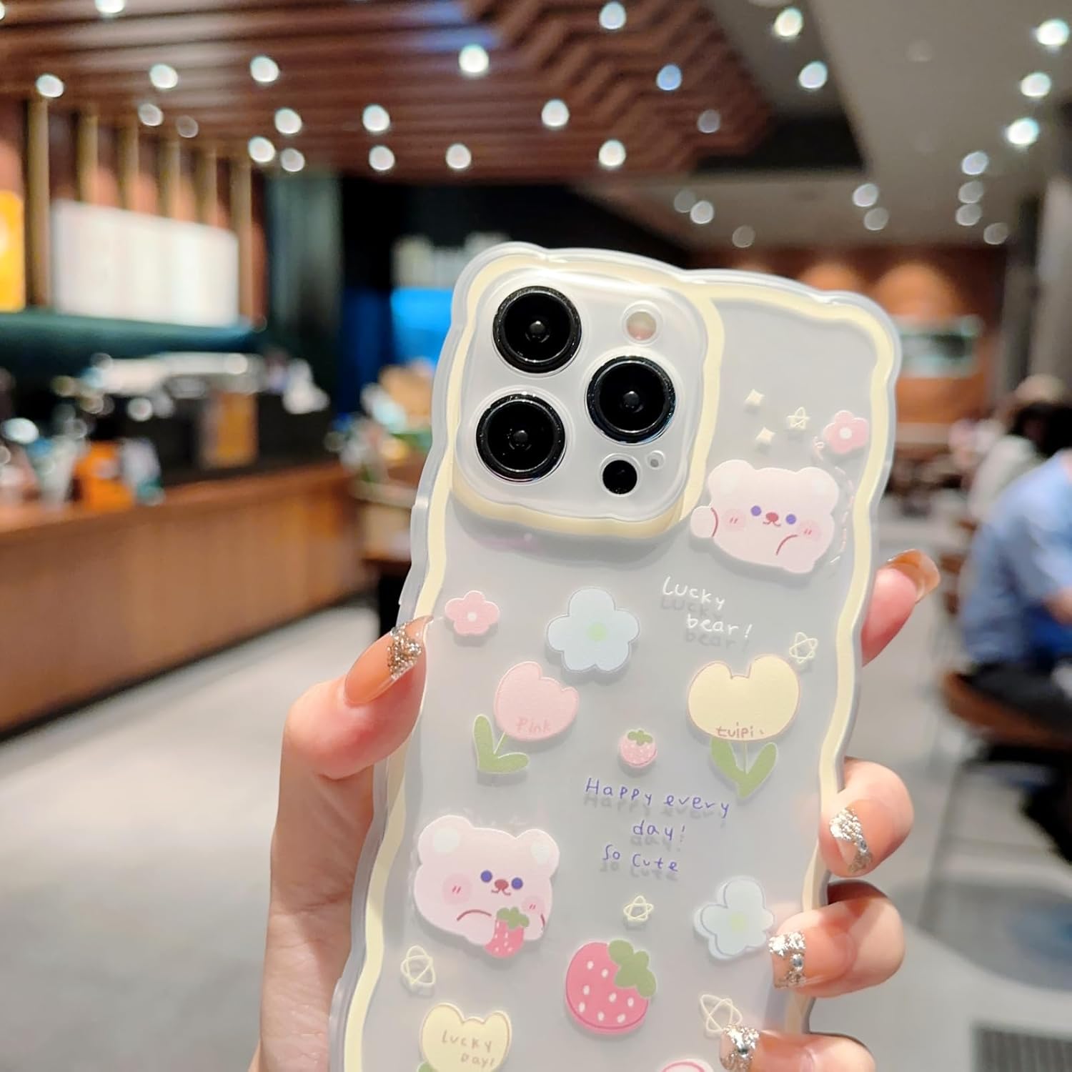 SZXYCZL Funda compatible con iPhone 15 Pro Max, bonito diseño floral de dibujos animados de oso y mariposa para mujeres y niñas, funda estética
