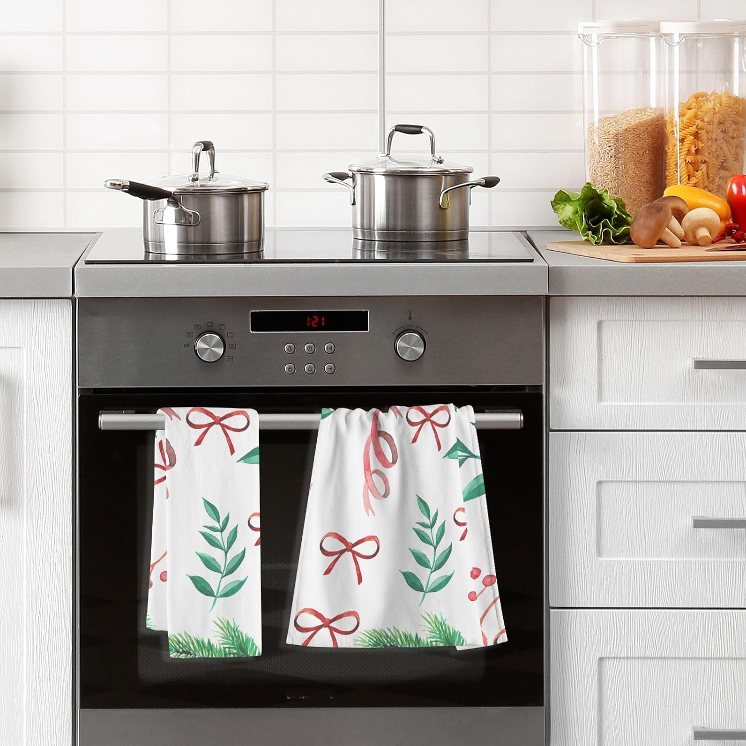 ZOEO Christmas Leaves and Berries Bath Hand Towels 2 Pcs Absorbent Face Towel Soft Breathable Cotton Towel Set for Bathroom Kitchen Hotel Spa Decor