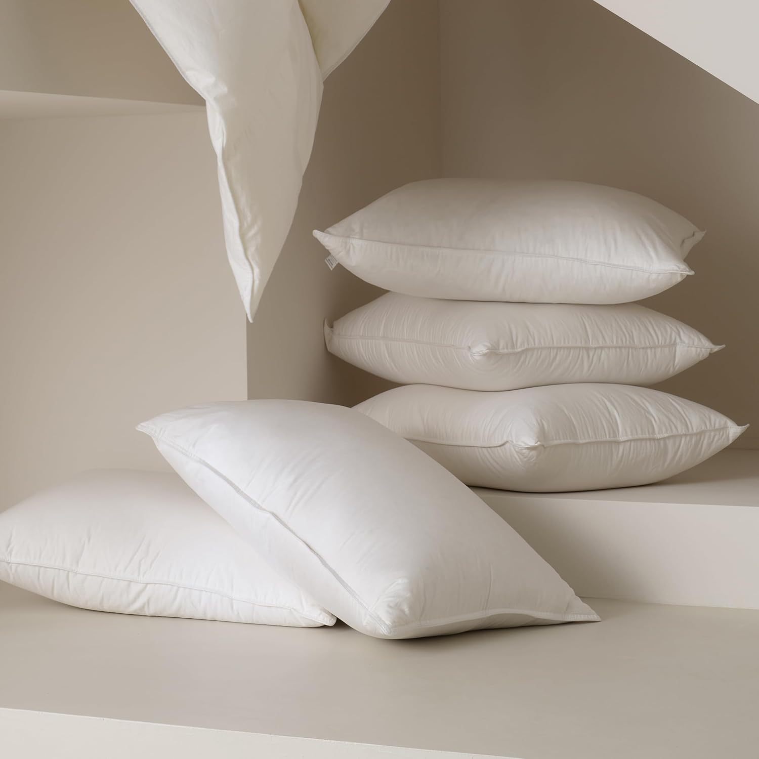Double Stitch by Bedsure Paquete de edredón y almohadas de plumón blanco de lujo de Estados Unidos, esenciales blancos de primera calidad,