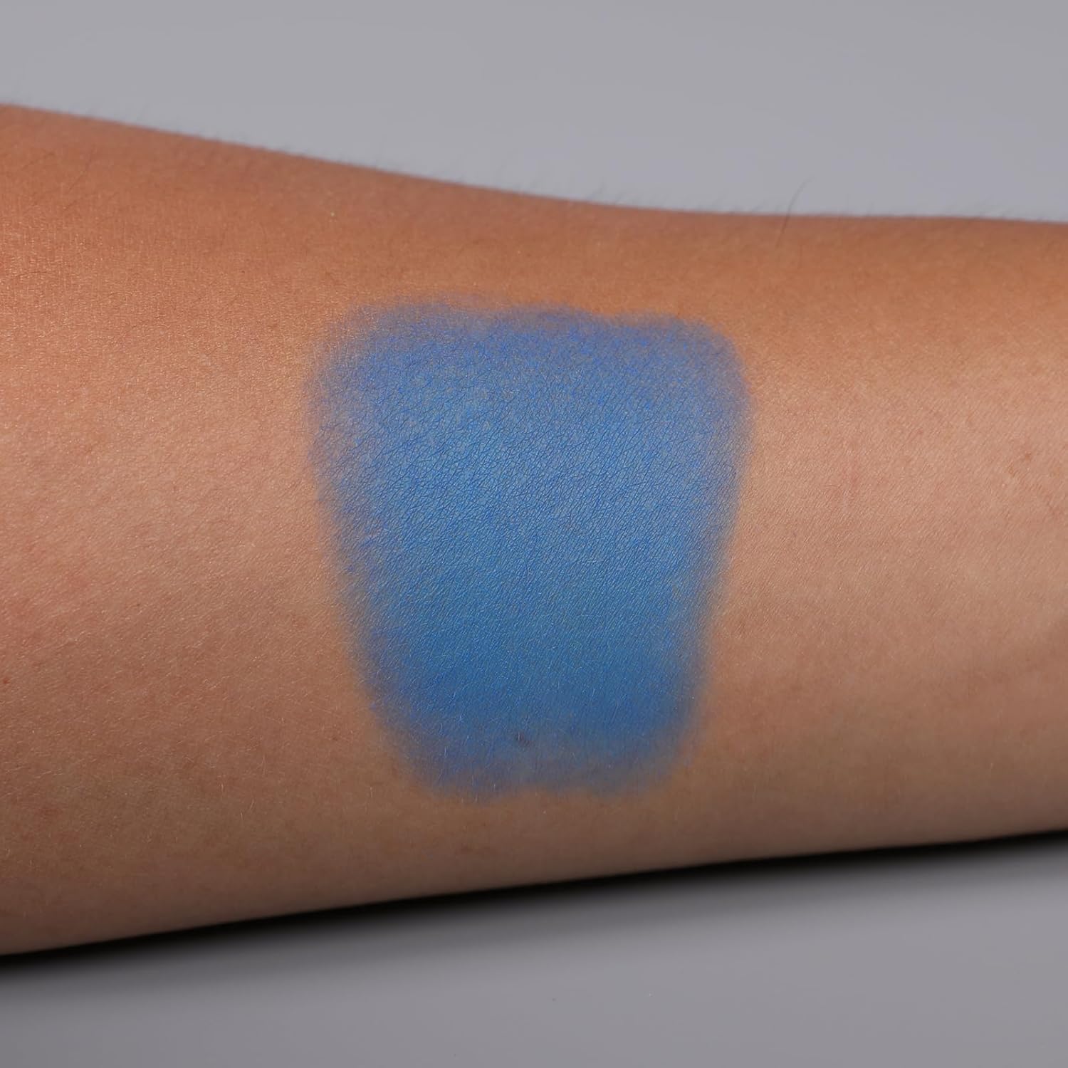 IS’MINE Solo pigmento mate azul de la paleta del polvo de la sombra de ojos alto, de larga duración, color intenso mejor sombra de ojos azul