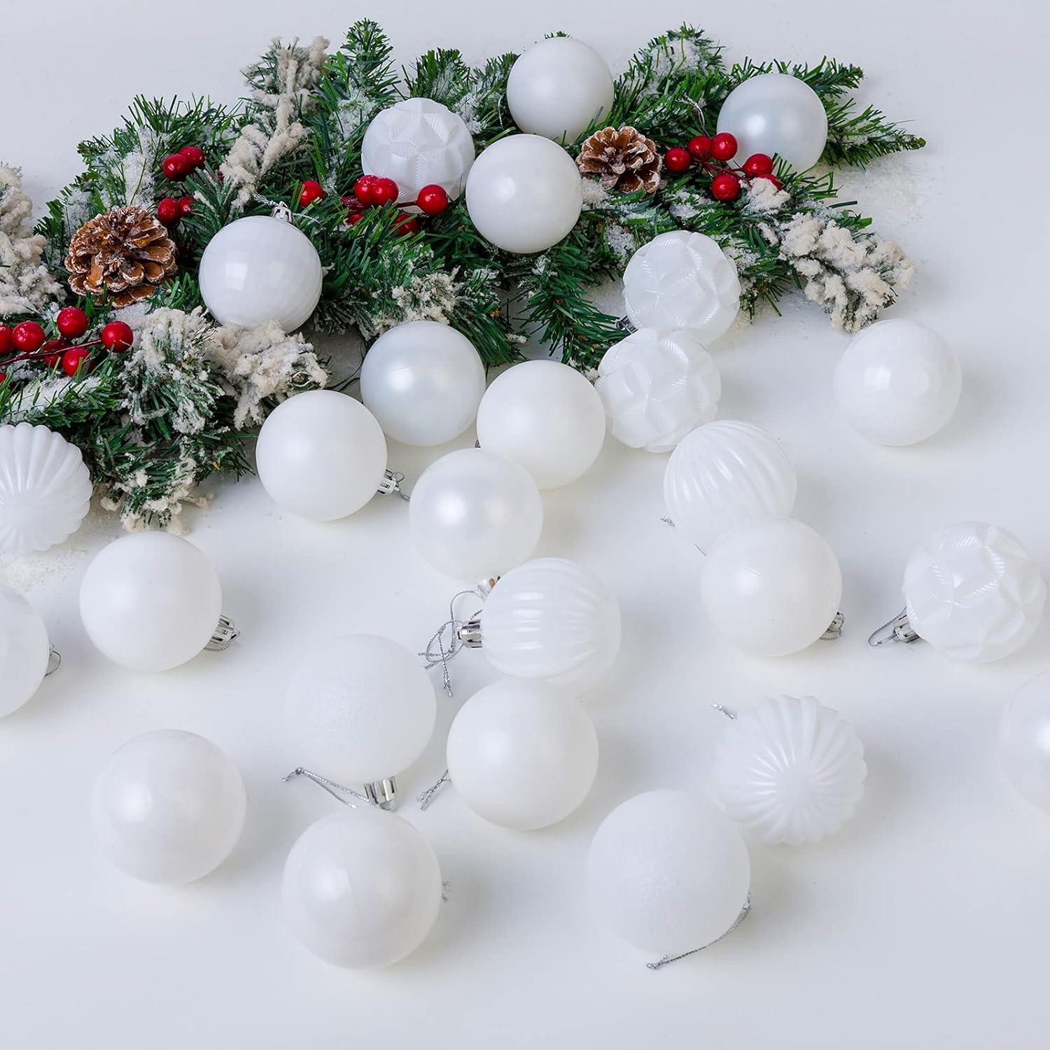 AMS Esfera de Navidad de 2.36 pulgadas, 34 quilates, adornos grandes, decoraciones de fiesta, inastillables, colgantes para Halloween, Acción de
