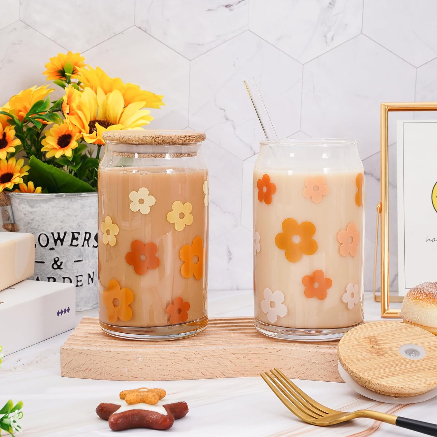 Whaline 4 vasos de bebida con tapas y pajita, 16 onzas, diseño de margaritas bohemias, para café, café, con diseño de flores, hippie, retro, para