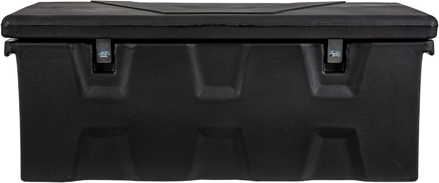 Buyers Products 1712240 – Cofre multiusos de poliéster negro, 44 x 17.5 x 19 pulgadas, 6.3 pies cúbicos y Master Lock Magnum – Candado resistente