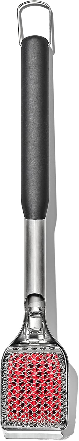 OXO Good Grips – Cepillo para parrilla de limpieza en caliente y buen agarre para asar a la parrilla en frío