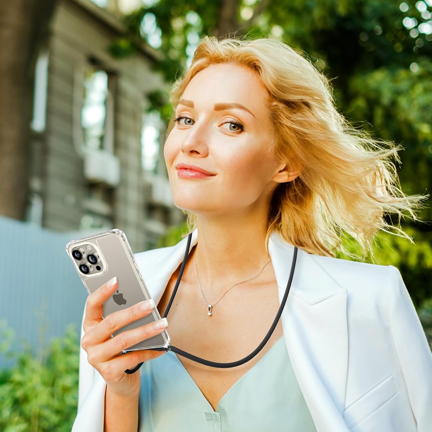 ZTOFERA Compatible con iPhone 15 Pro Max, funda transparente con cordón ajustable, TPU suave y delgada, a prueba de golpes, funda cruzada para