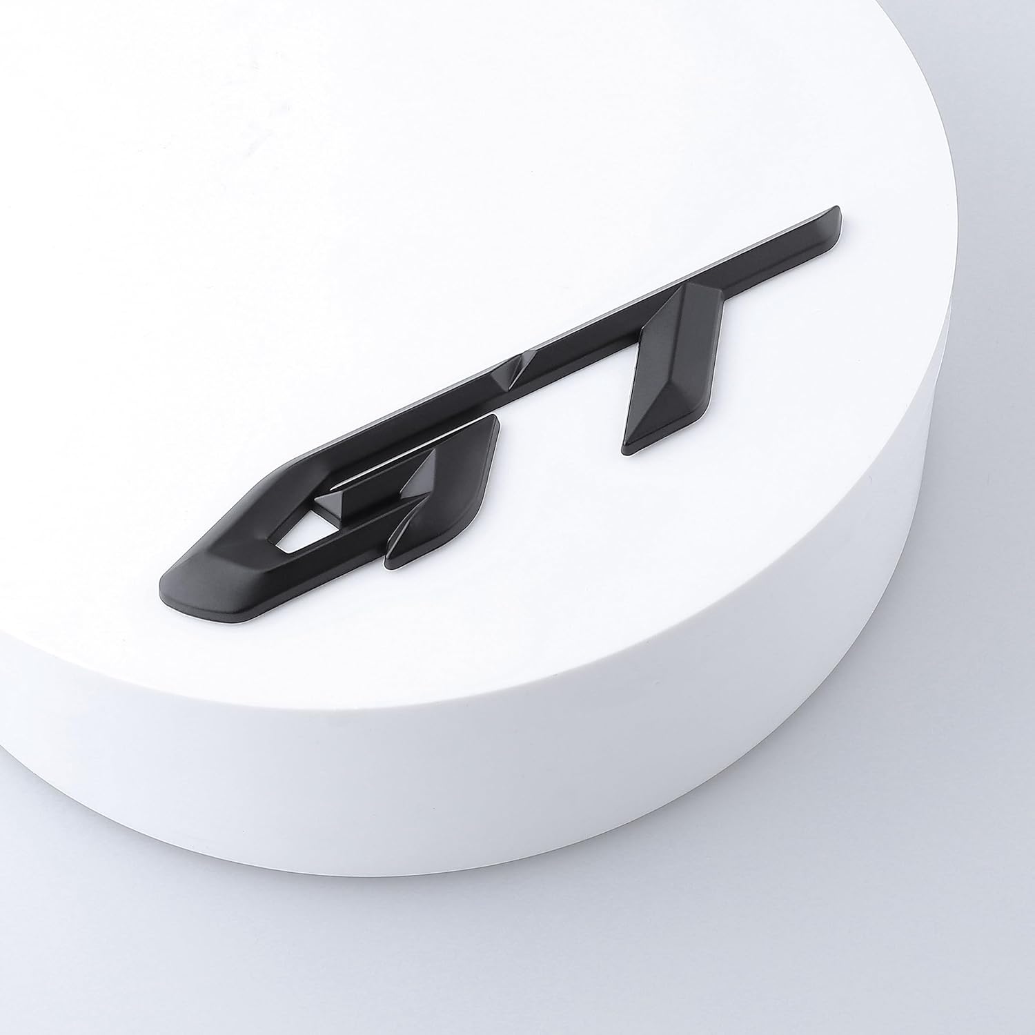 Paquete de 2 calcomanías de aleación de aluminio 3D con emblema de metal GT para decoración para autos, camiones, SUV (negro)