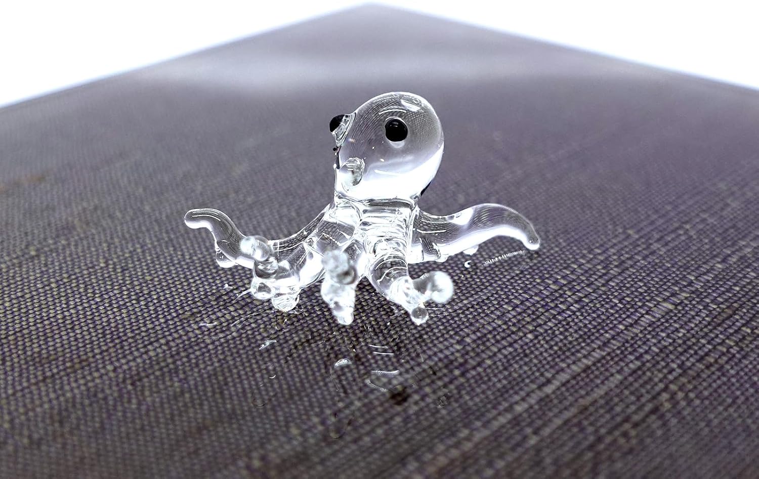 Sansukjai Figuras pequeñas de pulpo, vidrio soplado a mano, animales, regalo coleccionable para decoración del hogar (líquido transparente)