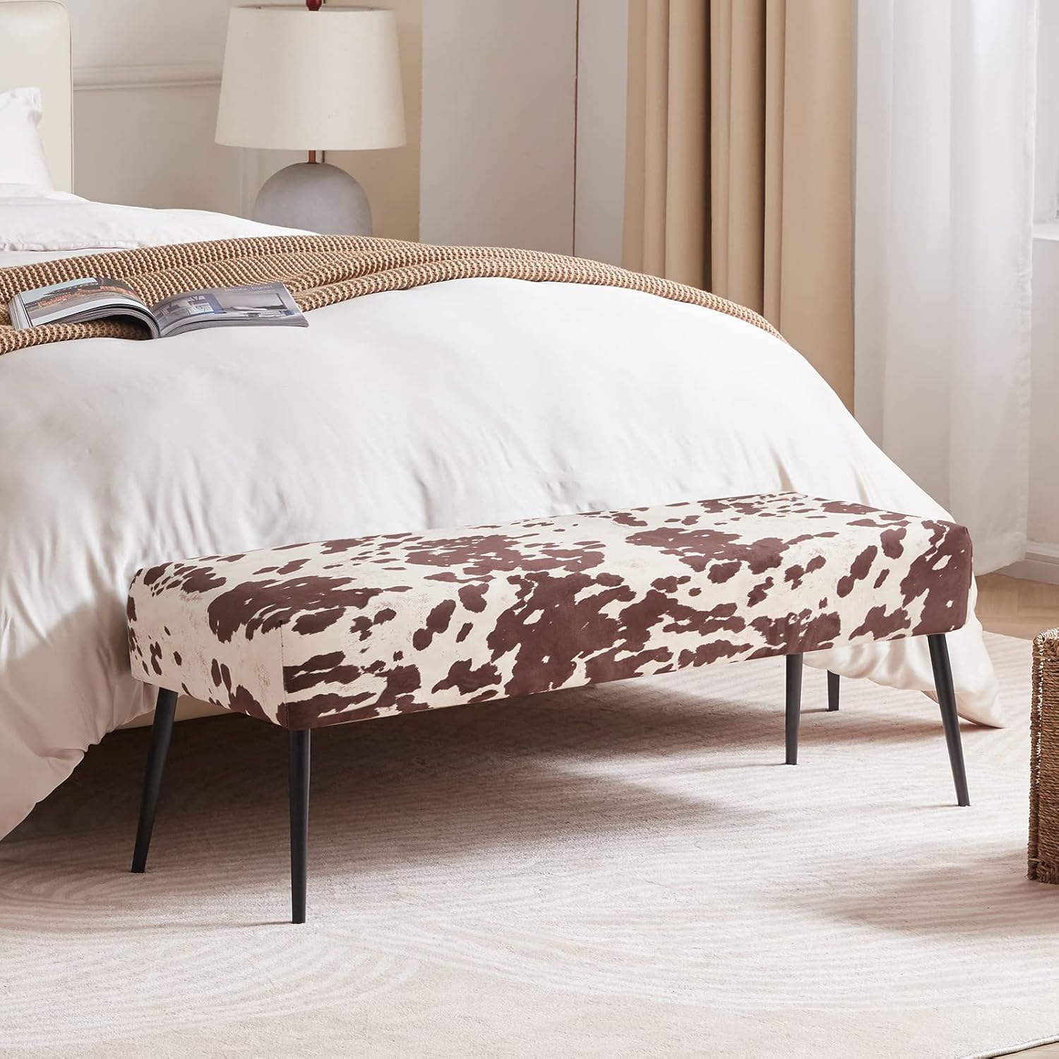 Duhome – Banco otomano de terciopelo, bancos tapizados para dormitorio, banco de cama con estampado de vaca, base de metal negro para entrada,