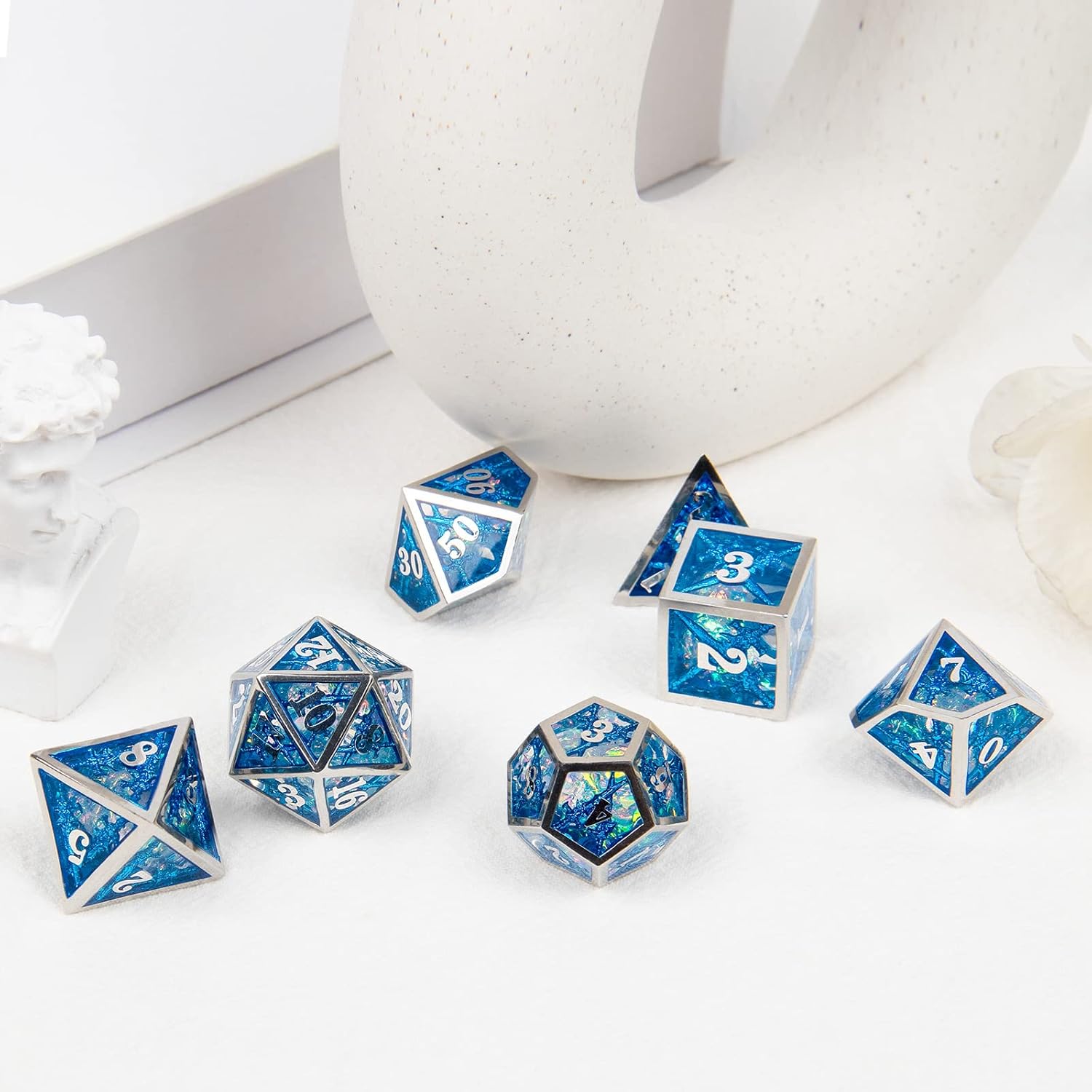 Dados DND, dados de metal huecos D&D, dados de resina de doble espada con caja de regalo para juegos de mazmorras y dragones, 7 piezas de dados