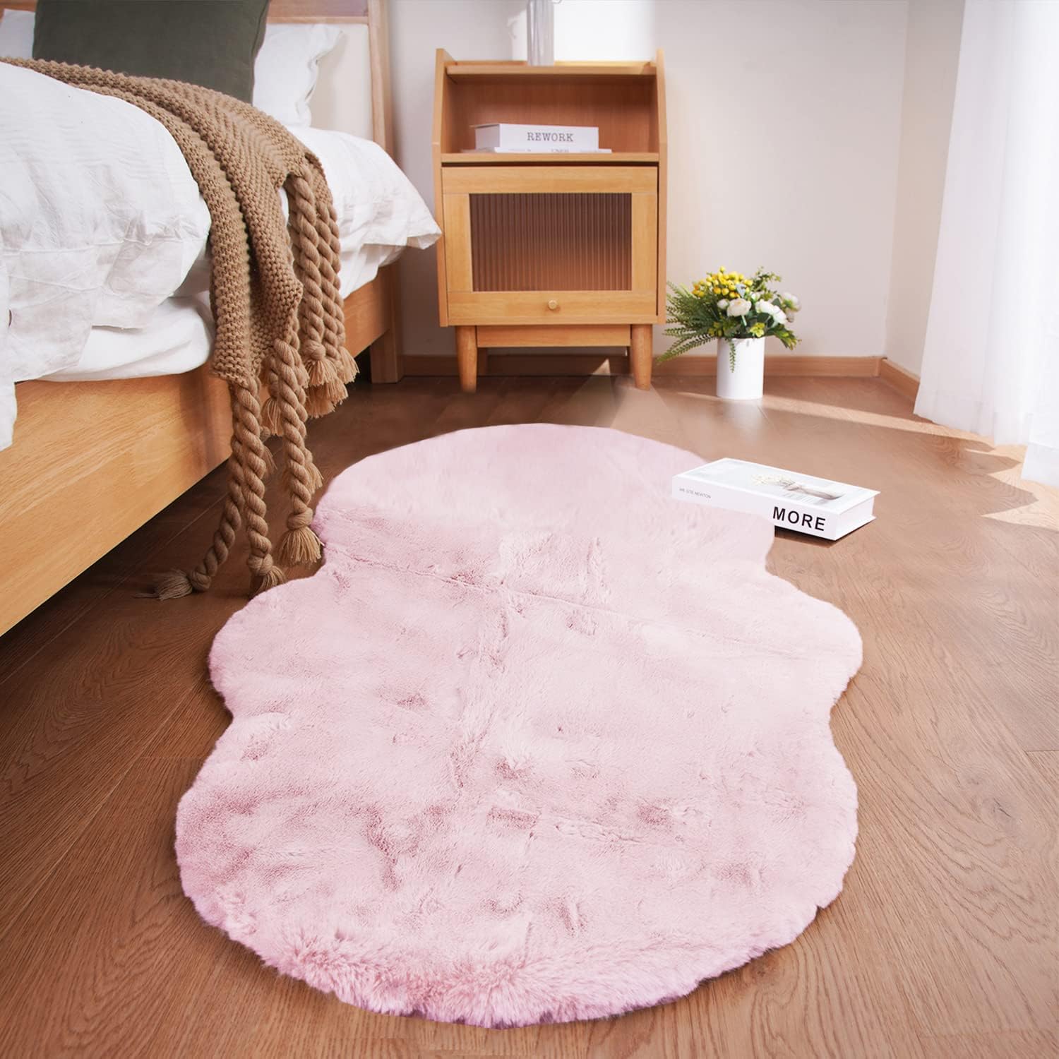 Ghouse Alfombra suave de piel de oveja sintética de 2 x 4 pulgadas, color rosa, esponjosa, alfombra de noche, alfombra de felpa para cuarto de bebé,