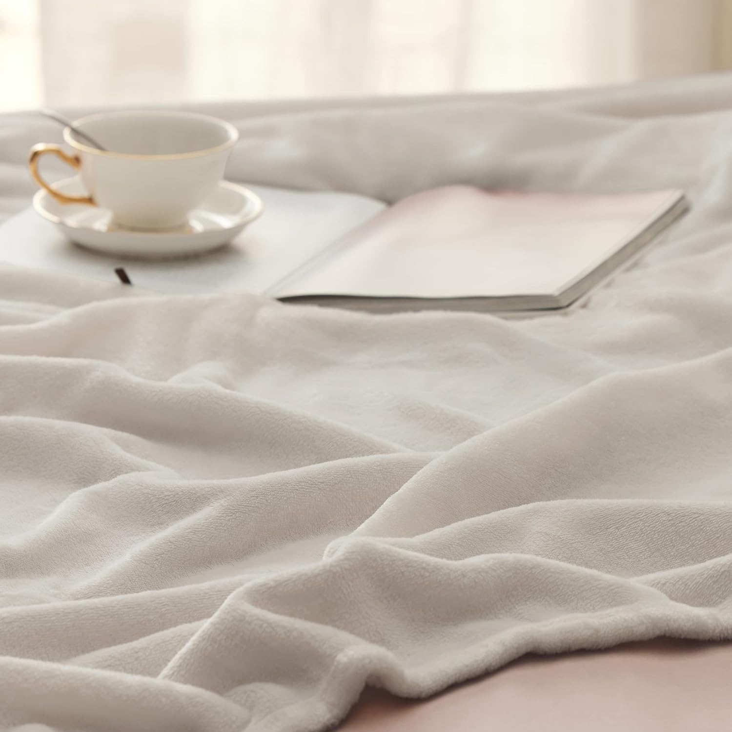 Bedsure Manta de forro polar tamaño King  280GSM suave y ligera manta de felpa acogedora para cama, sofá, viajes, camping