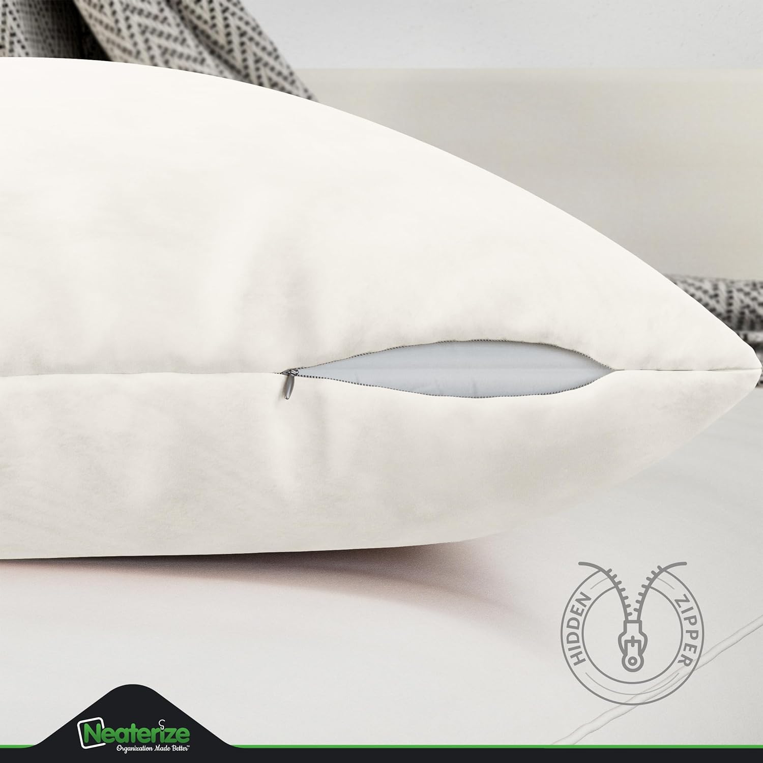 NEATERIZE Juego de 2 fundas de almohada de terciopelo de alta calidad de 20 x 20 pulgadas, color crema, fundas de almohada de tela decorativa