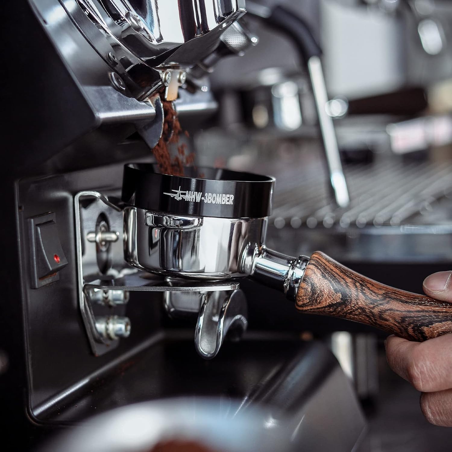 MHW-3BOMBER 2.283 in embudo dosificador de café magnético Espresso Anillo de dosificación Herramientas de barista unidas a 58MM Portafilter (negro)
